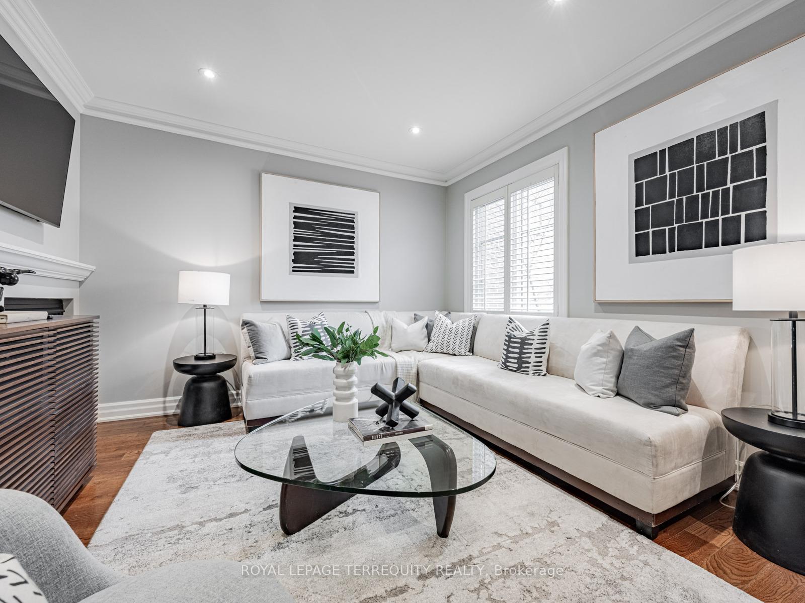 Photo 4 of 32 Hendrick Avenue, Toronto, Wychwood — HOMEH
