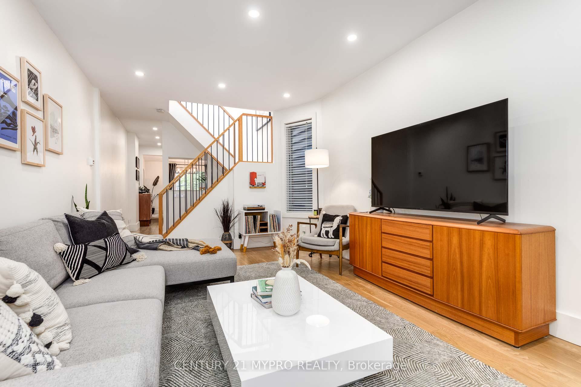 Photo 7 of 292 Highfield Road, Toronto, Greenwood-Coxwell — HOMEH