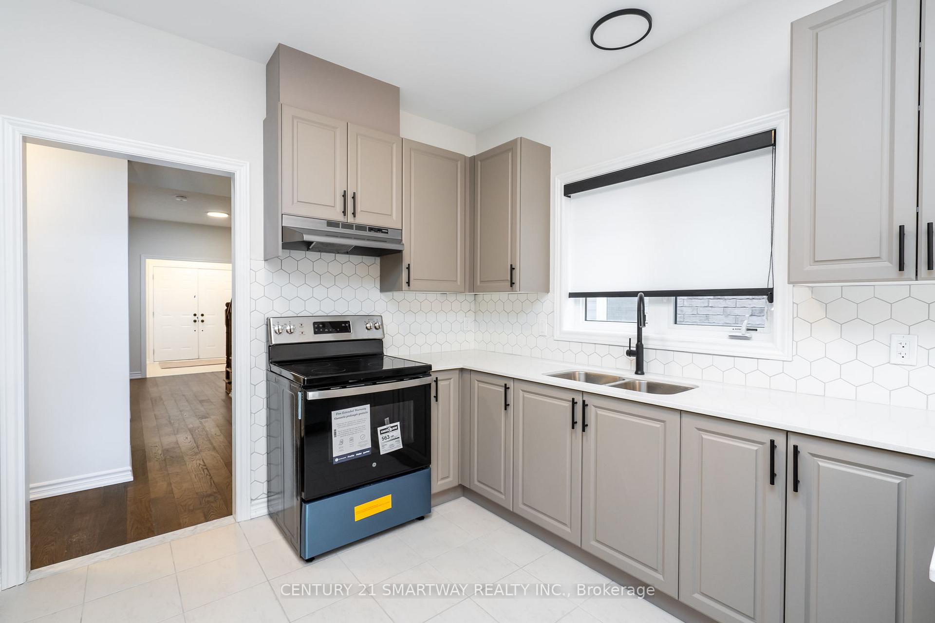 Photo 10 of 12 Huntsworth Avenue, Thorold, Thorold Downtown — HOMEH