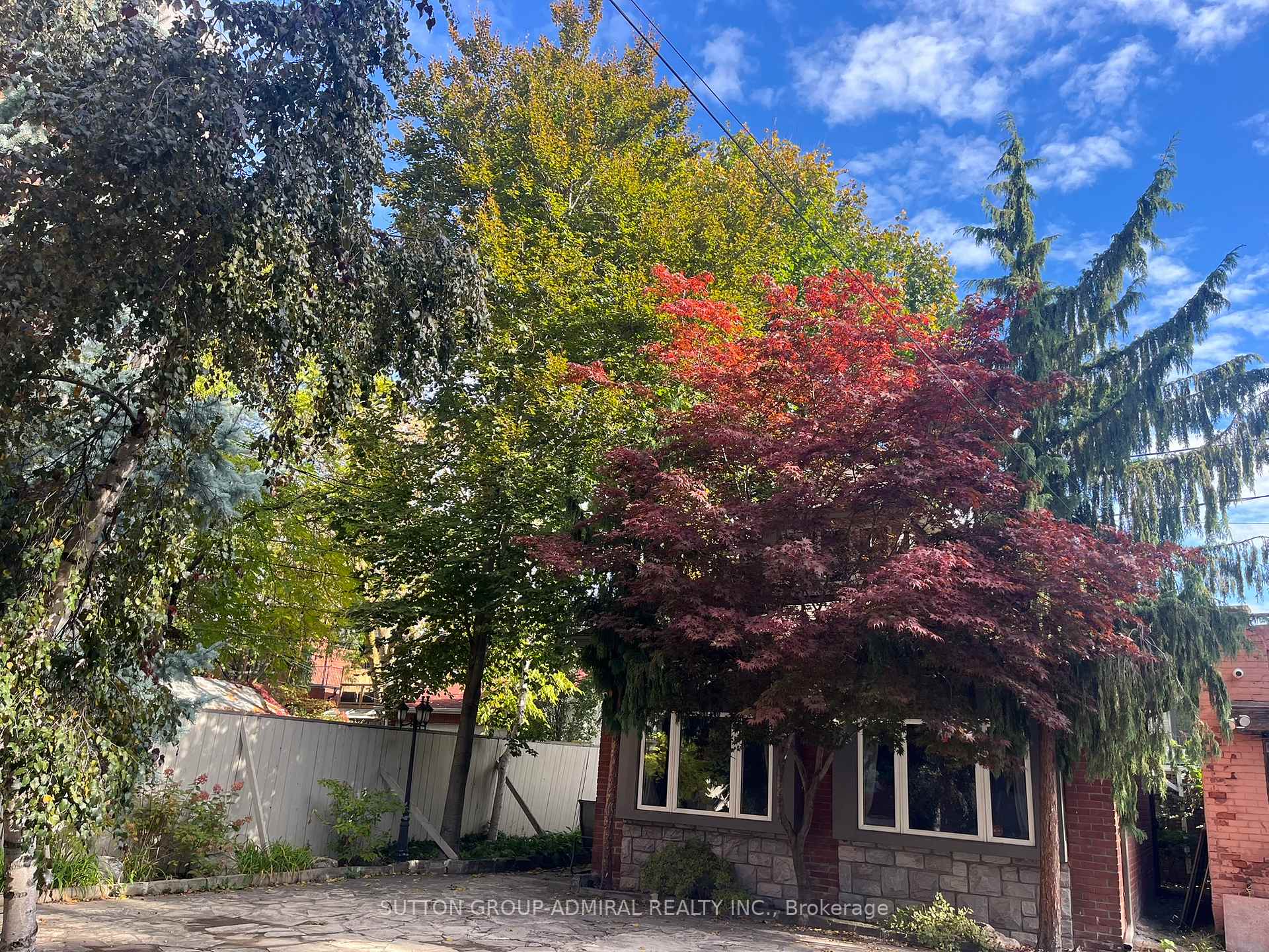 Front of Unit Coach house, 335 Palmerston Boulevard