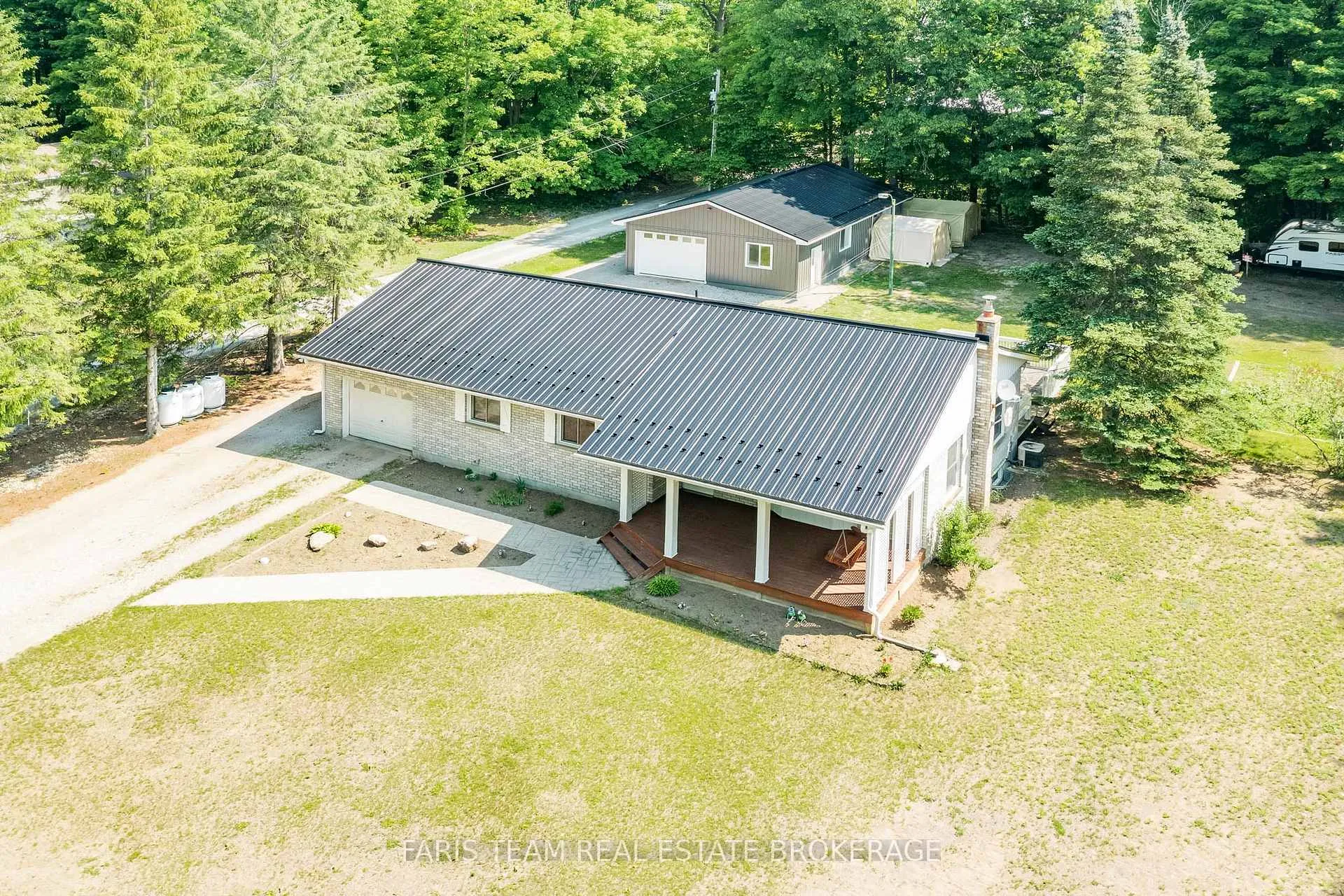 Photo 2 of 1941 Vespra Valley Road, Springwater, Rural Springwater — HOMEH