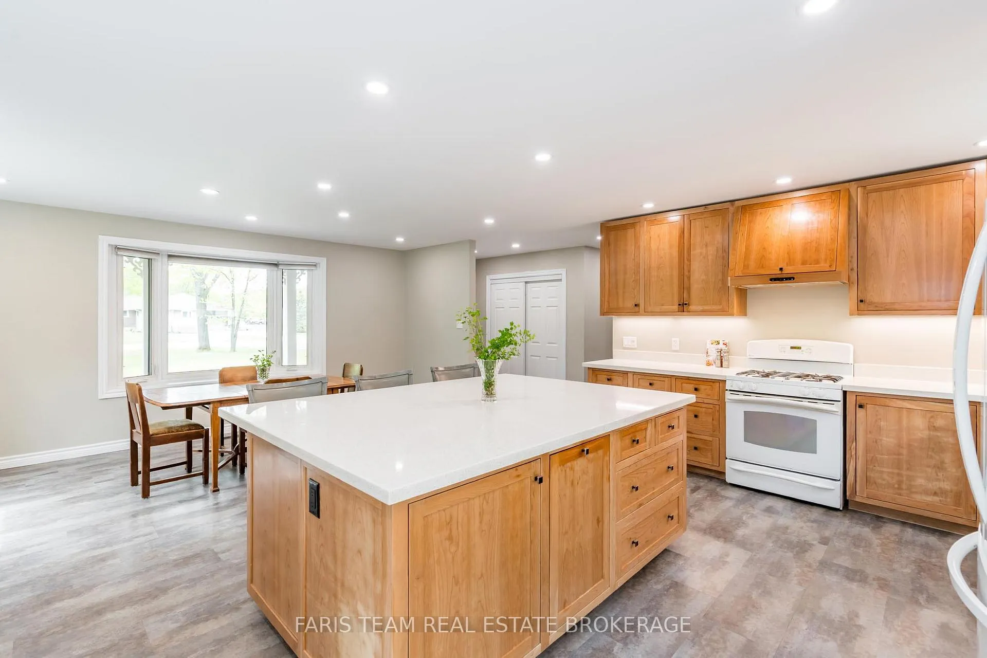 Photo 13 of 1941 Vespra Valley Road, Springwater, Rural Springwater — HOMEH