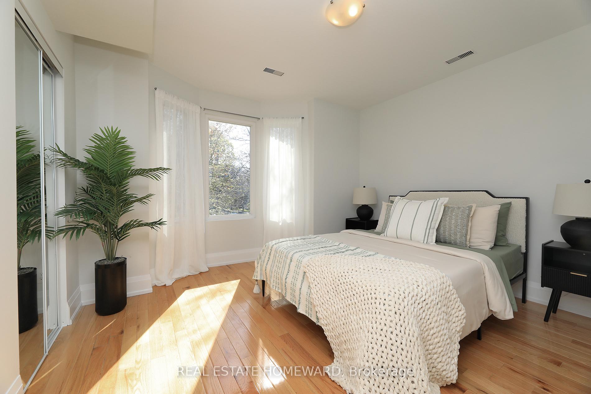Photo 13 of 38 & 40 Cedarvale Avenue, Toronto, East End-Danforth — HOMEH