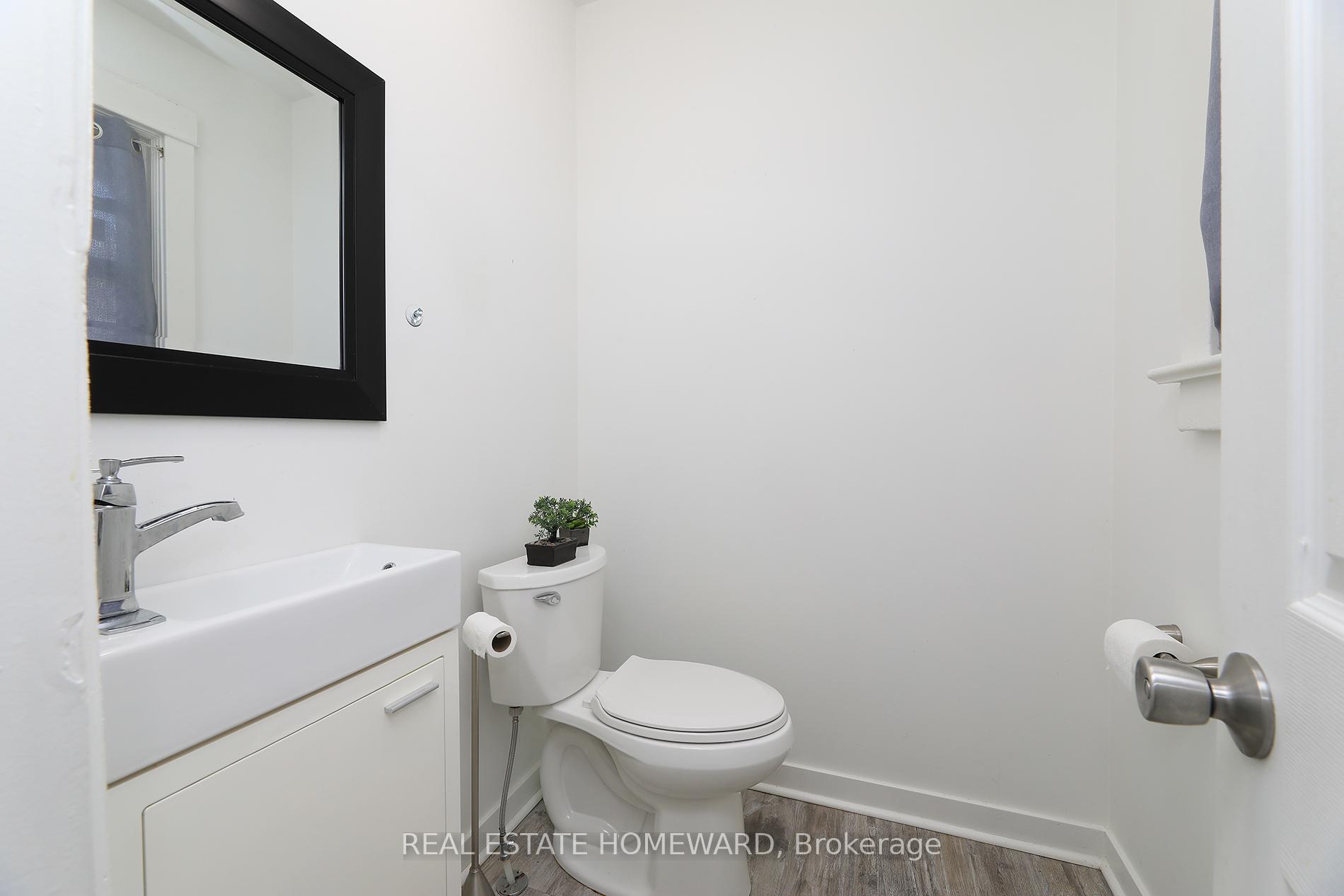 Photo 33 of 38 & 40 Cedarvale Avenue, Toronto, East End-Danforth — HOMEH