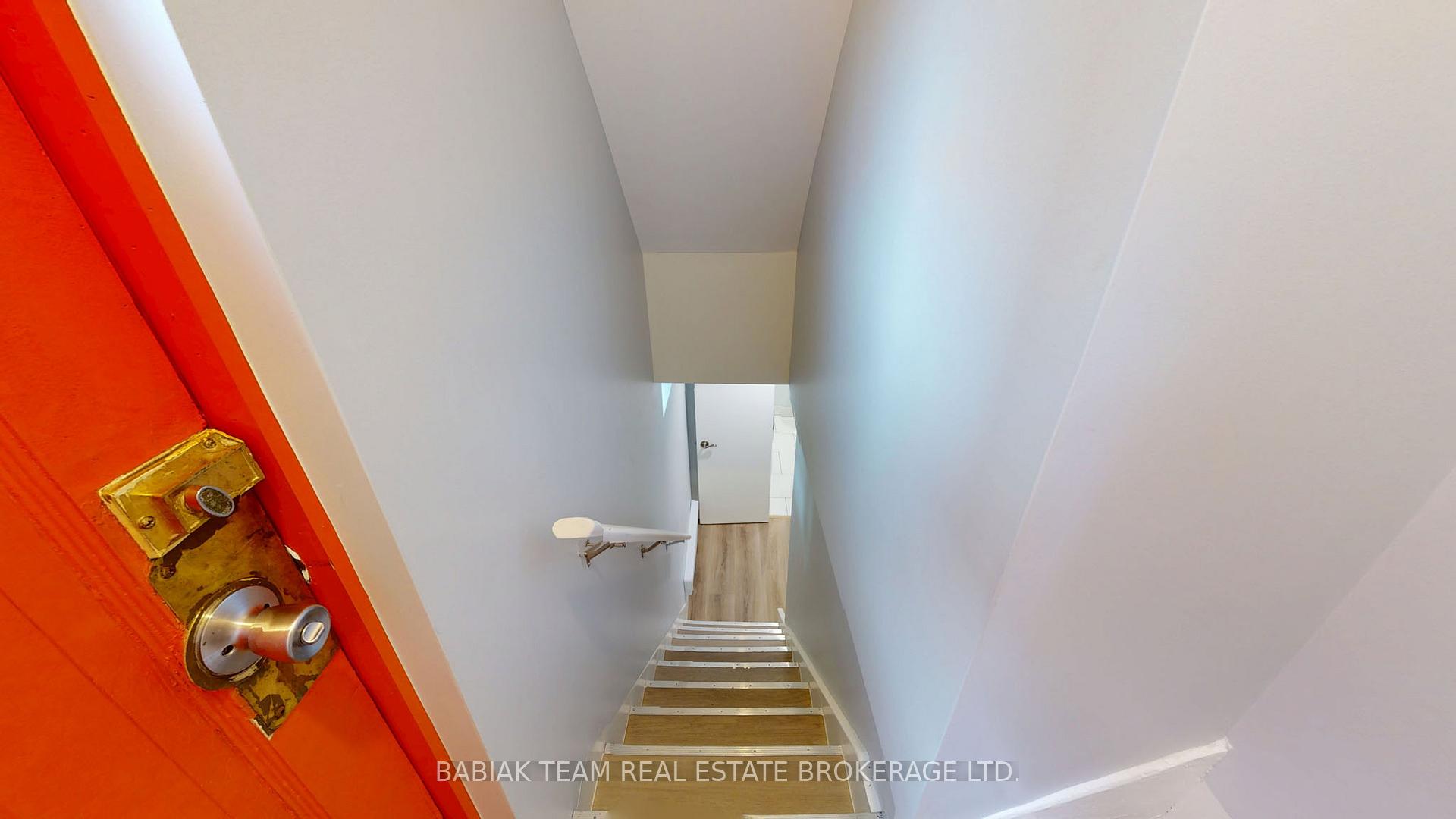 Photo 4 of Unit Lower, 545 Northcliffe Boulevard, Toronto, Oakwood Village — HOMEH