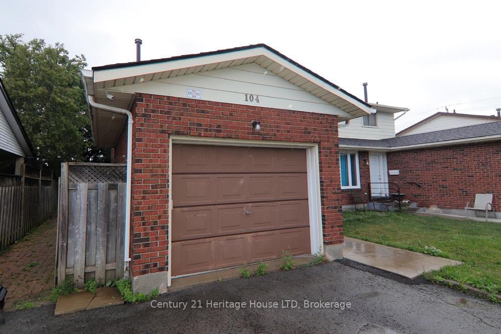 Photo 3 of 104 Tupper Drive, Thorold, Confederation Heights — HOMEH