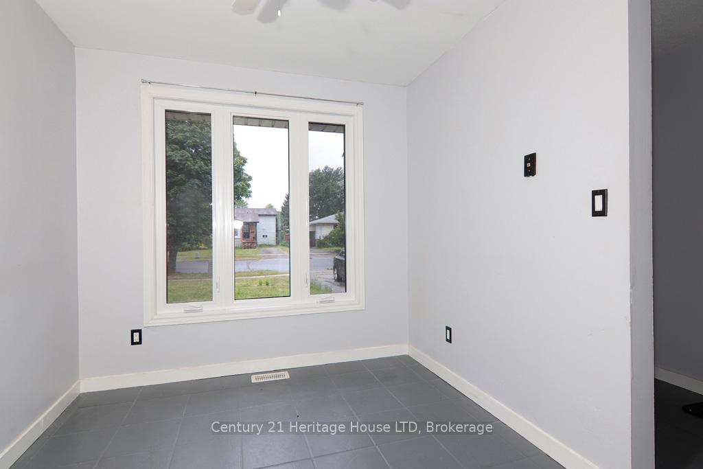 Photo 14 of 104 Tupper Drive, Thorold, Confederation Heights — HOMEH