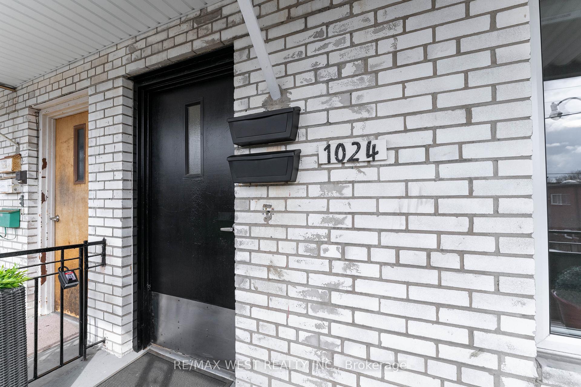 Photo 6 of 1024 Davenport Road, Toronto, Wychwood — HOMEH
