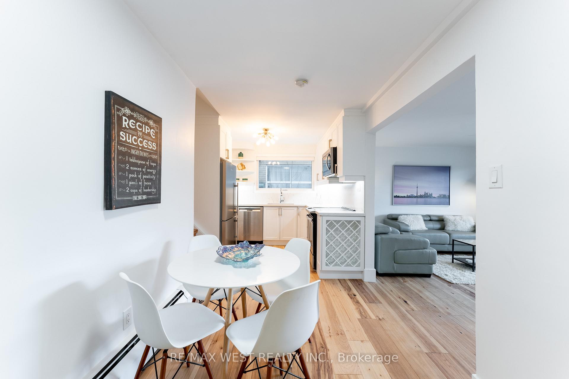 Photo 11 of 1024 Davenport Road, Toronto, Wychwood — HOMEH
