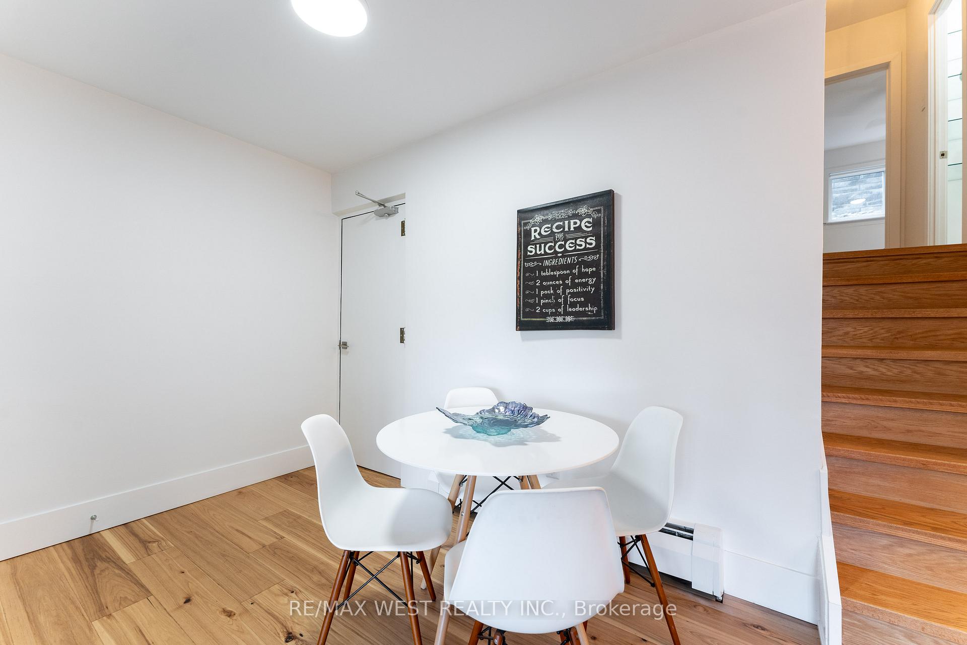 Photo 12 of 1024 Davenport Road, Toronto, Wychwood — HOMEH