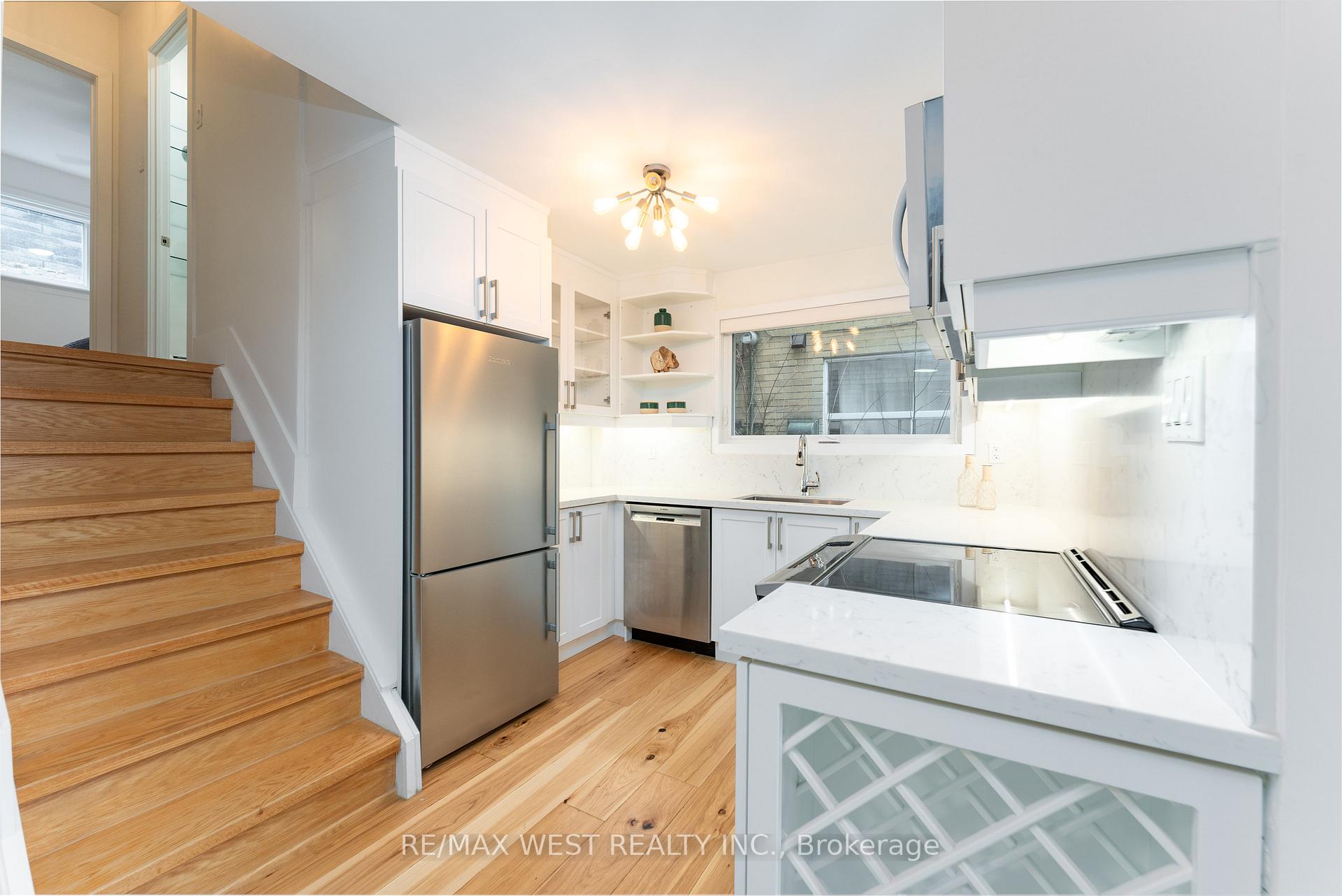 Photo 15 of 1024 Davenport Road, Toronto, Wychwood — HOMEH