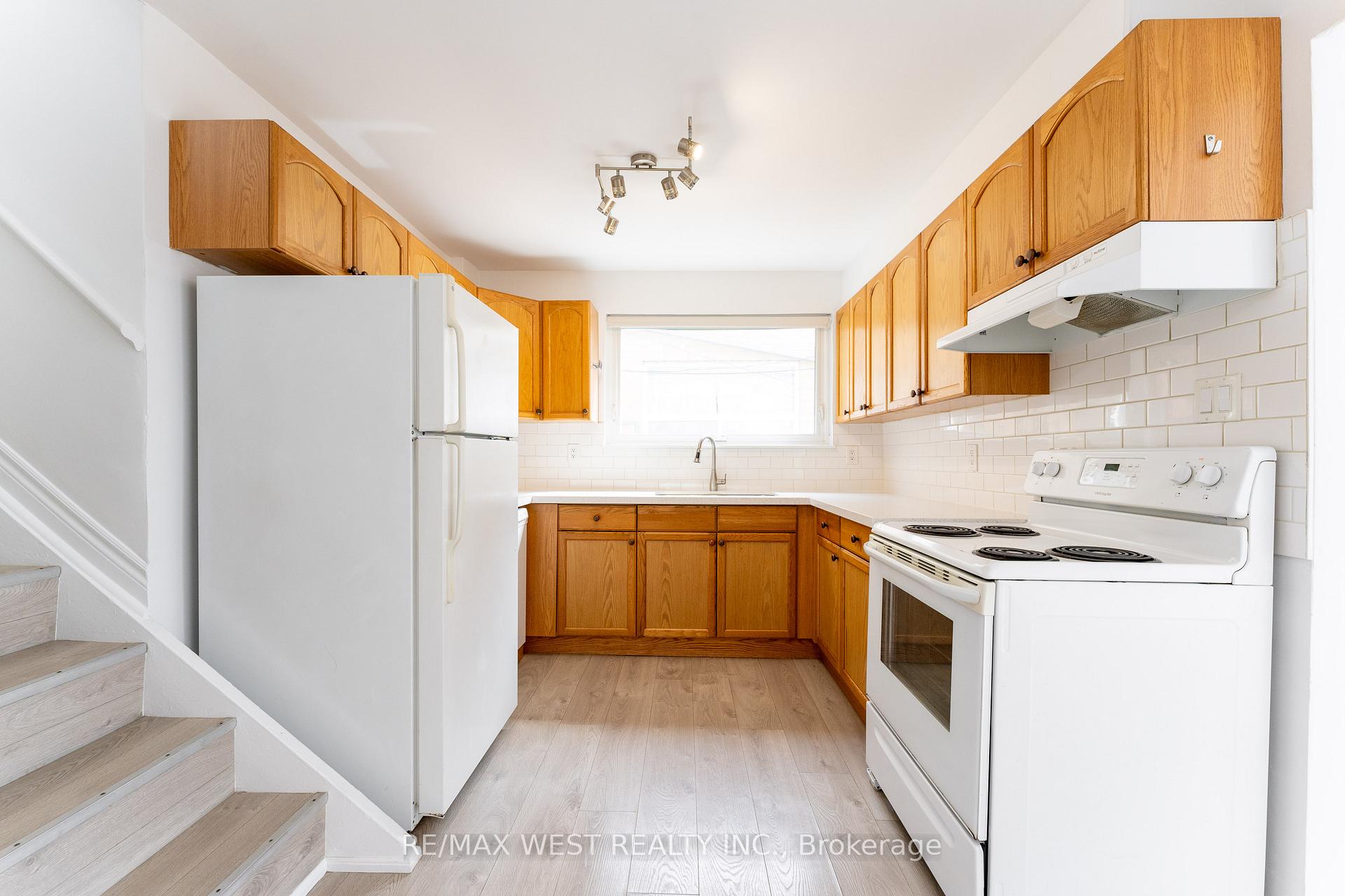 Photo 24 of 1024 Davenport Road, Toronto, Wychwood — HOMEH