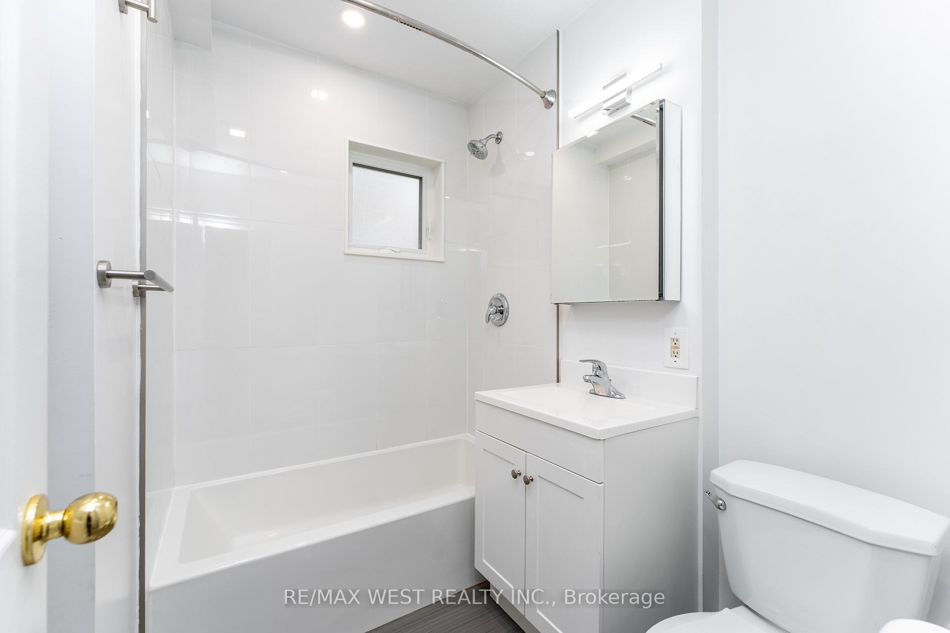 Photo 35 of 1024 Davenport Road, Toronto, Wychwood — HOMEH