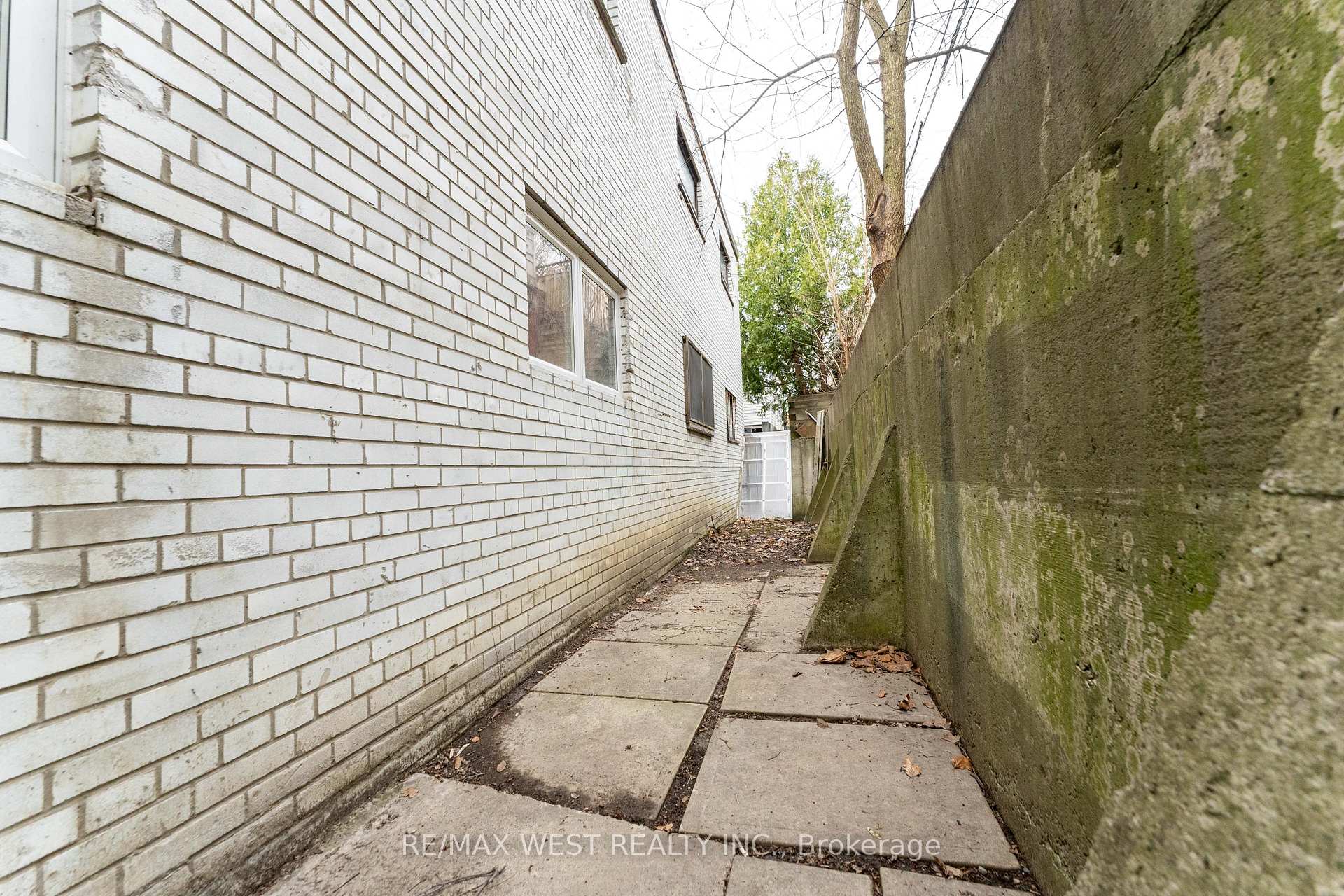 Photo 49 of 1024 Davenport Road, Toronto, Wychwood — HOMEH