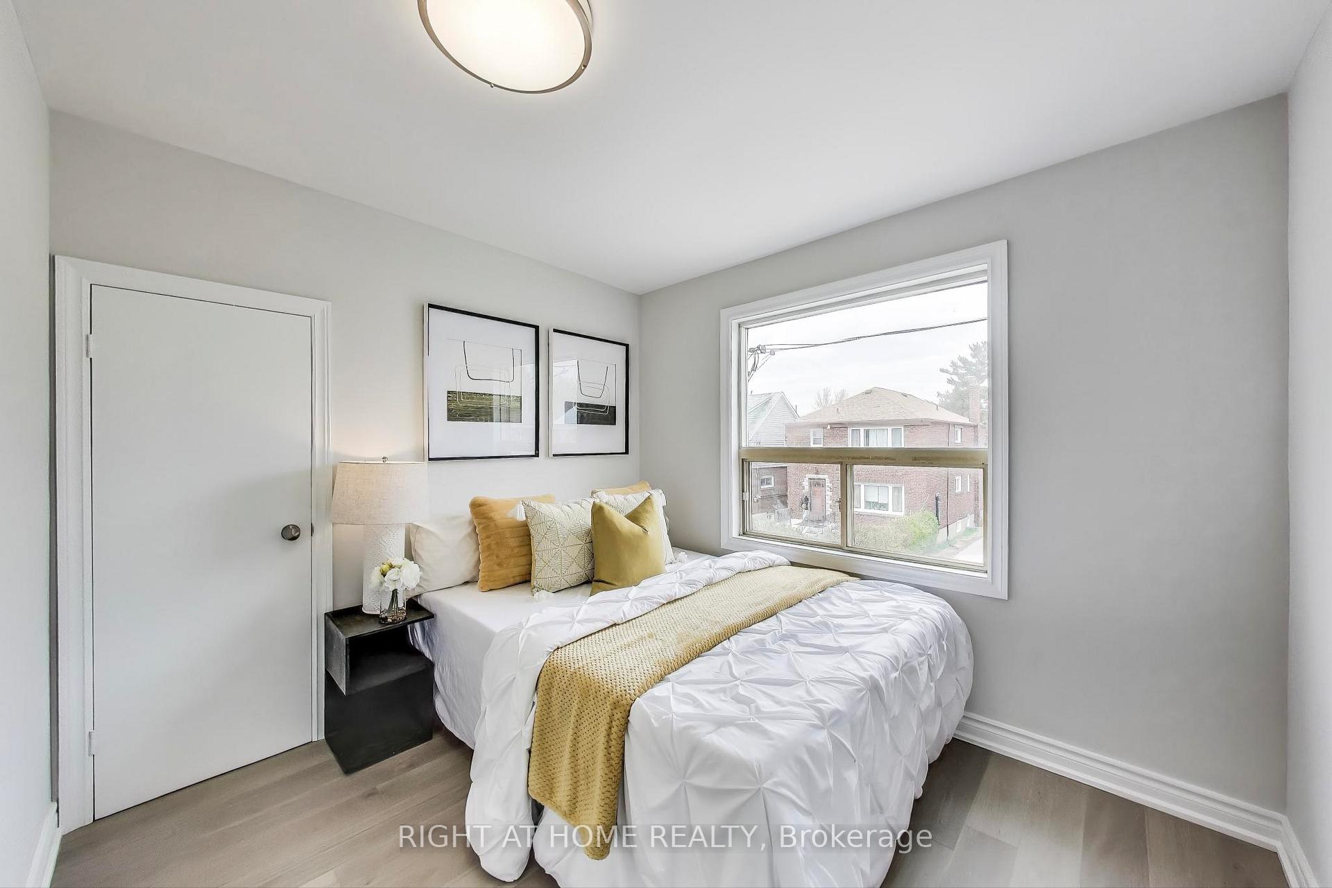 Photo 33 of 17 Weymouth Avenue, Toronto, Crescent Town — HOMEH