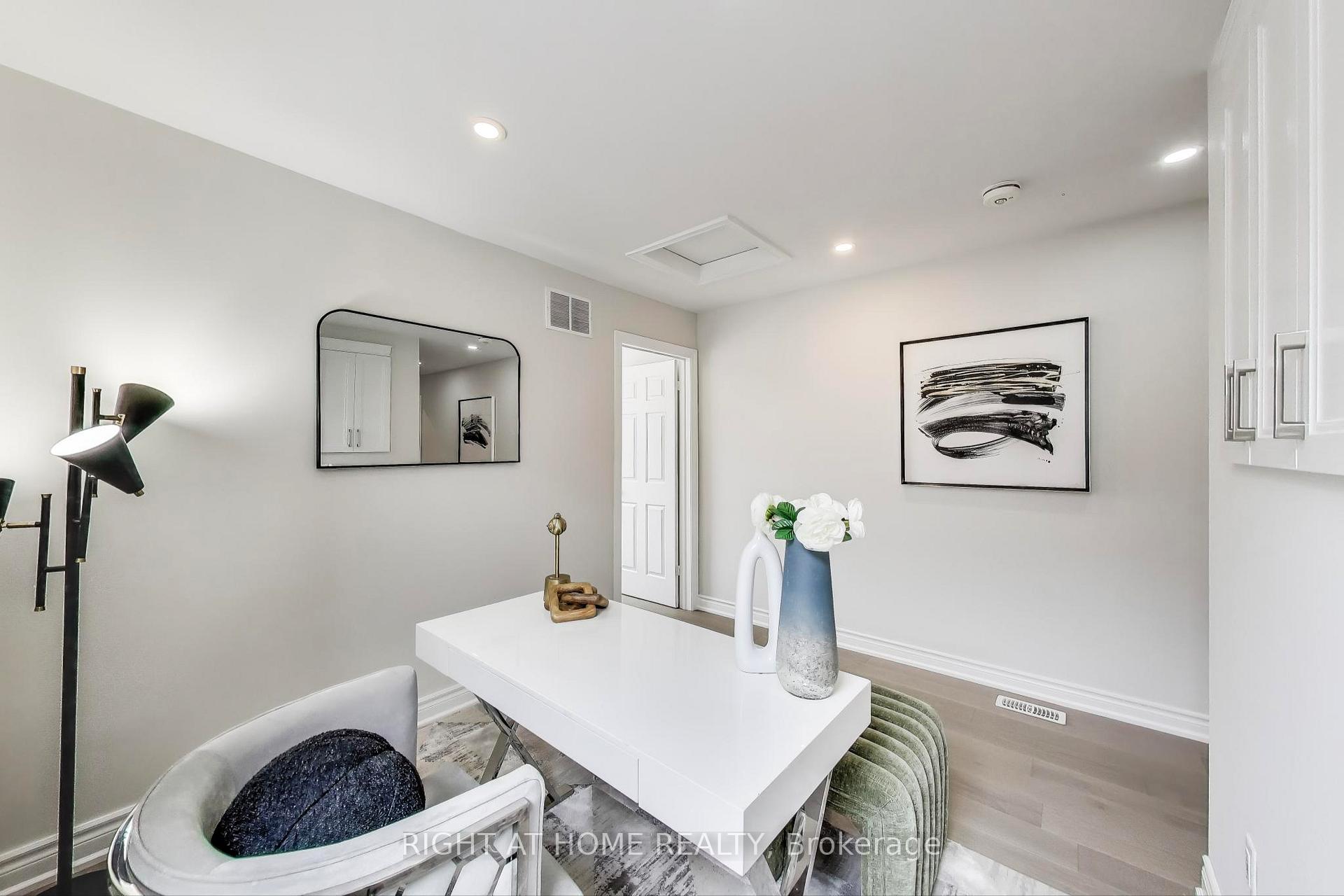 Photo 35 of 17 Weymouth Avenue, Toronto, Crescent Town — HOMEH