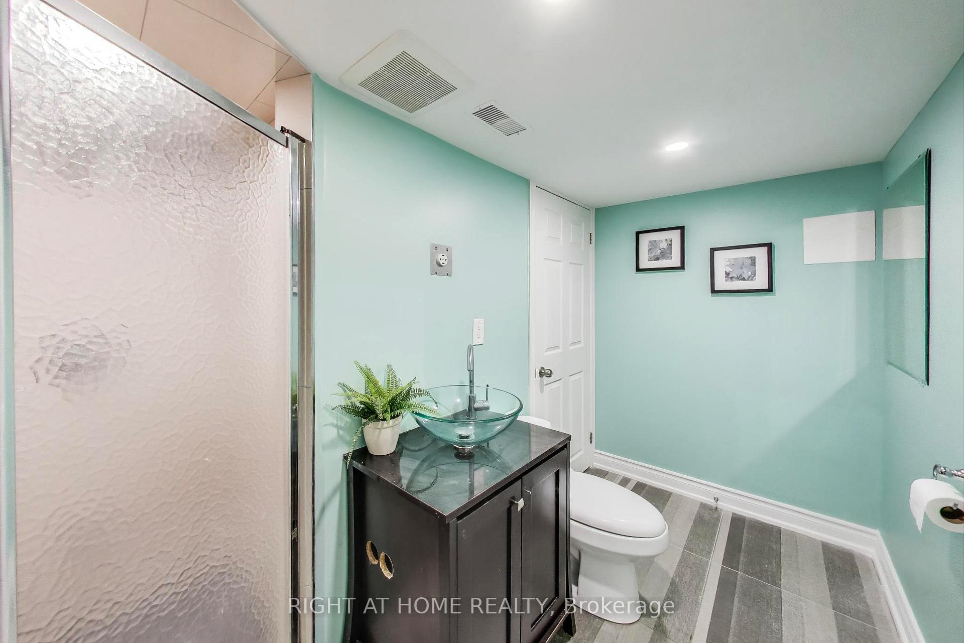 Photo 19 of 17 Weymouth Avenue, Toronto, Crescent Town — HOMEH