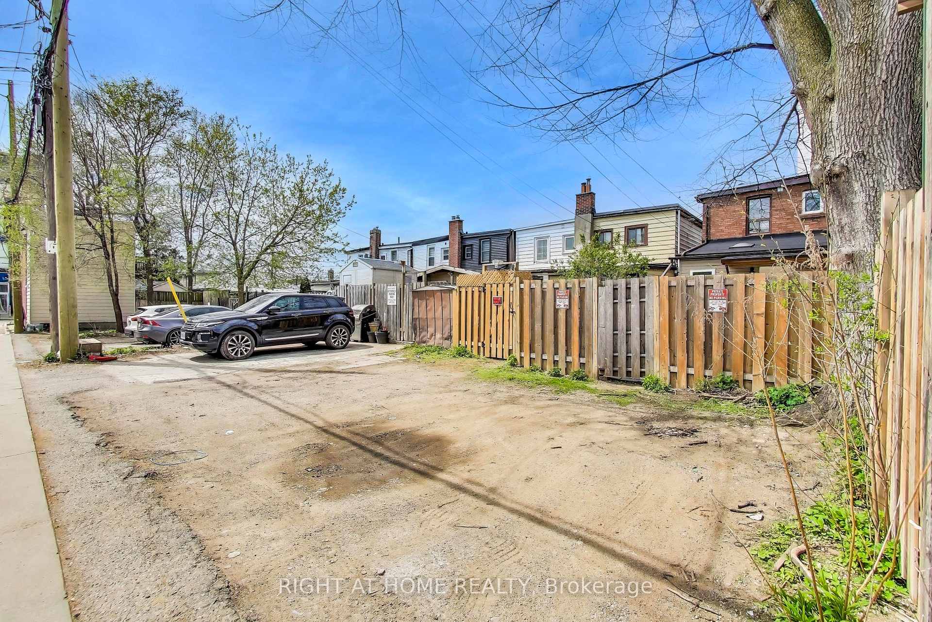 Photo 42 of 17 Weymouth Avenue, Toronto, Crescent Town — HOMEH