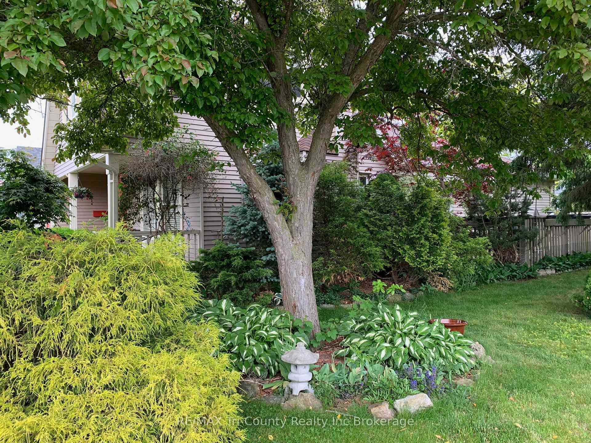 Photo 3 of 36 Sinclair Drive, Tillsonburg — HOMEH