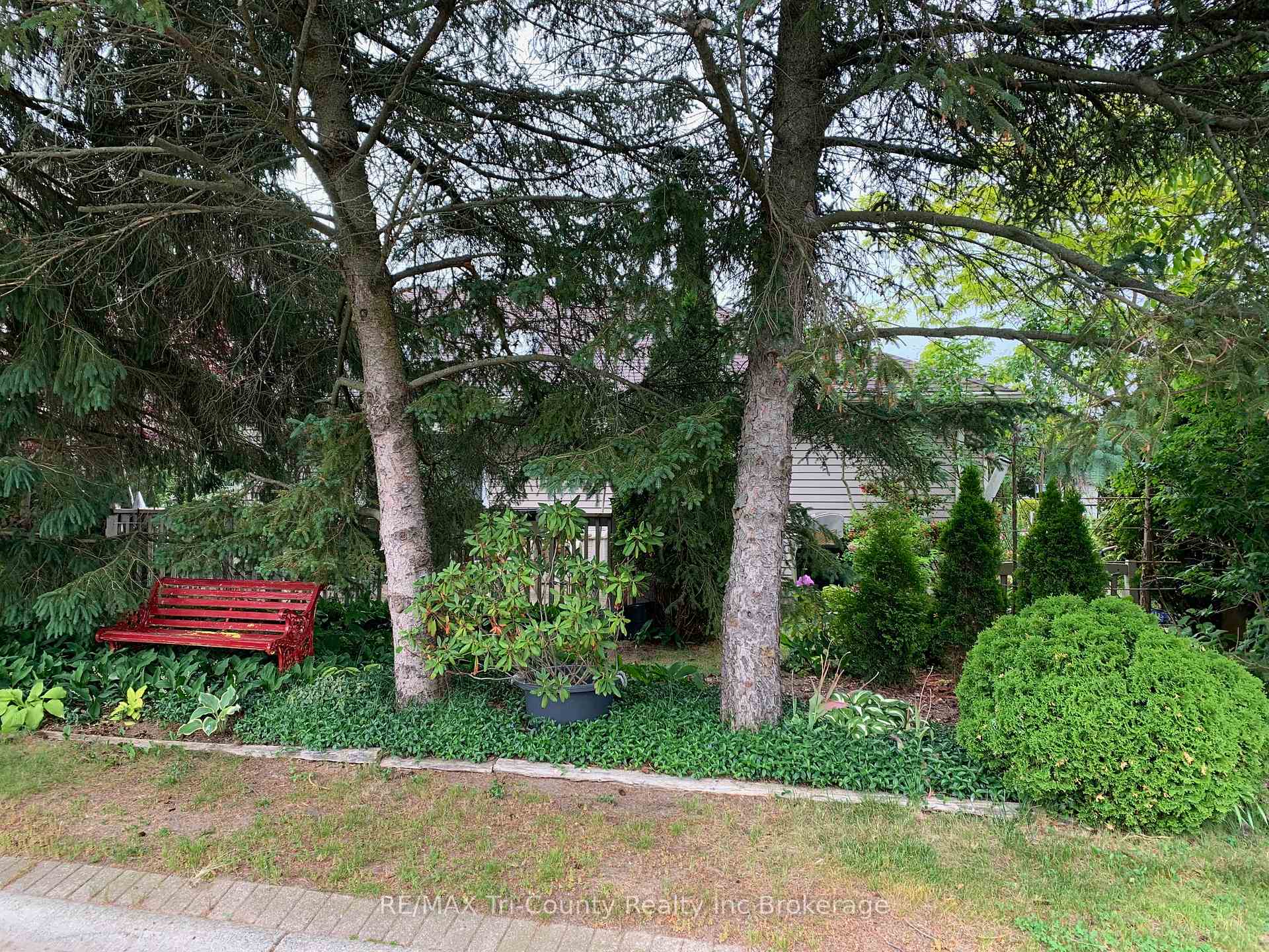 Photo 4 of 36 Sinclair Drive, Tillsonburg — HOMEH
