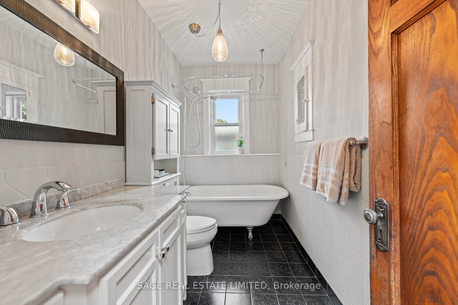 Photo 23 of 106 Bellefair Avenue, Toronto, The Beaches — HOMEH