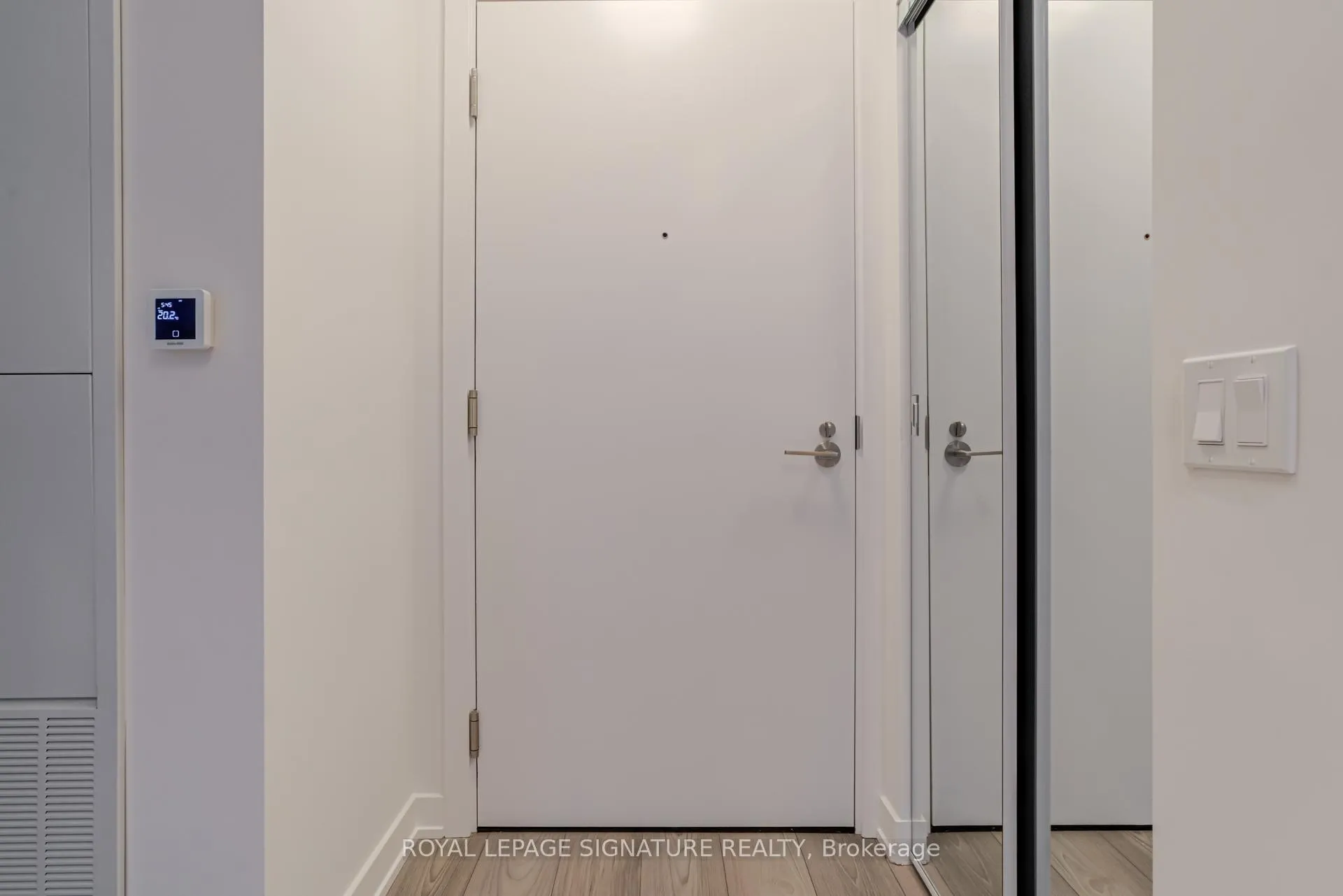 Photo 2 of Unit 1606S, 110 Broadway Avenue, Toronto, Mount Pleasant West — HOMEH