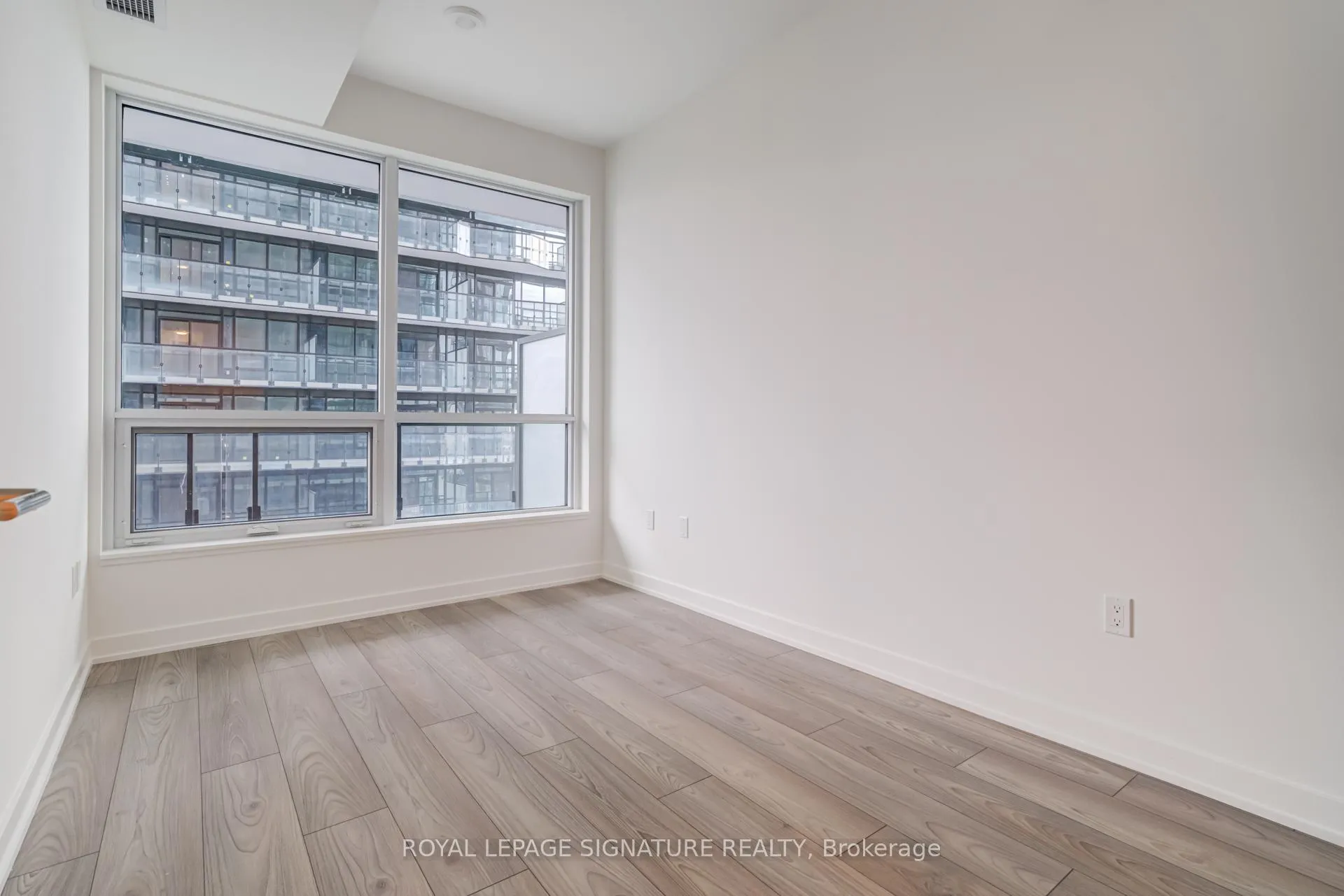 Photo 10 of Unit 1606S, 110 Broadway Avenue, Toronto, Mount Pleasant West — HOMEH
