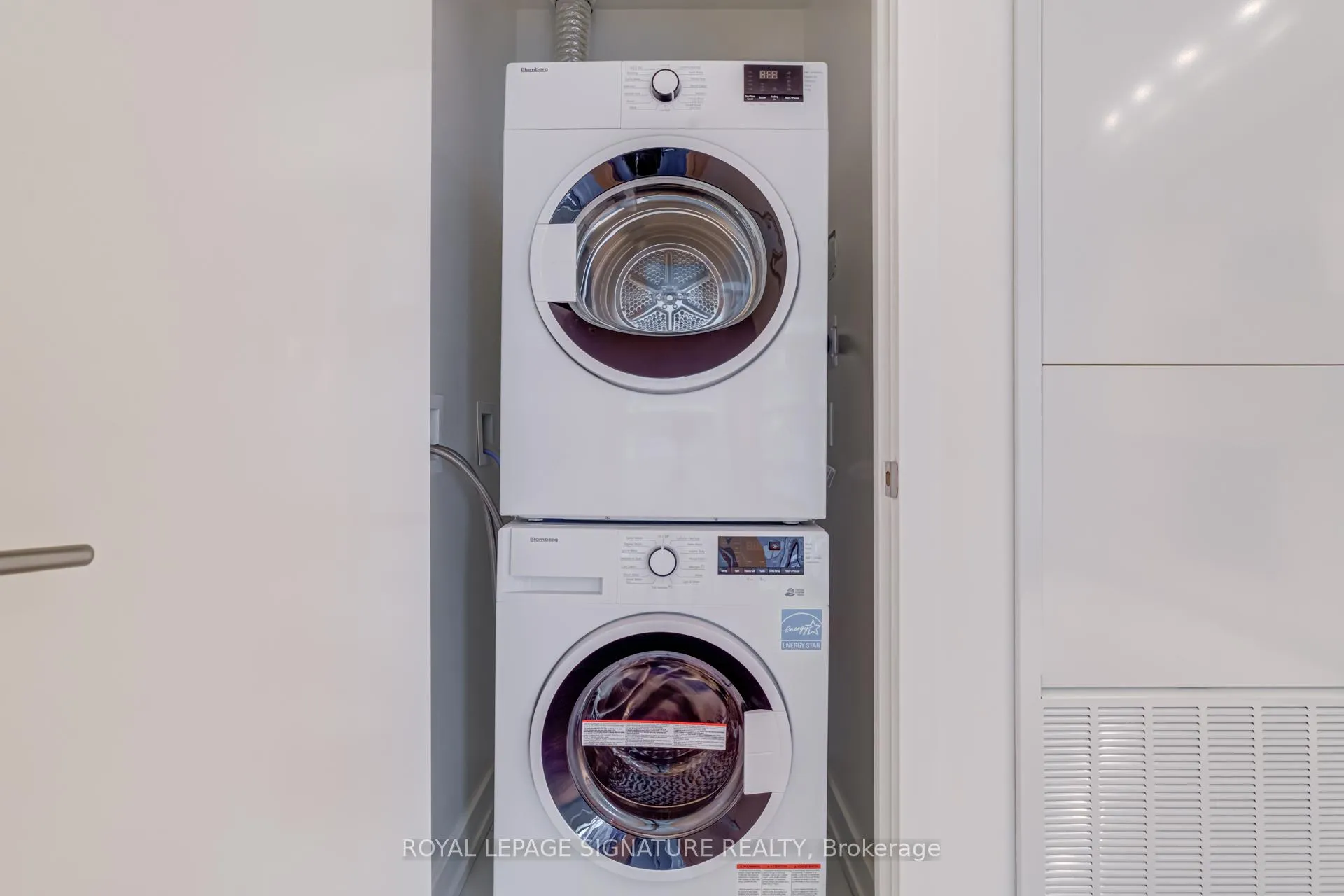Photo 15 of Unit 1606S, 110 Broadway Avenue, Toronto, Mount Pleasant West — HOMEH