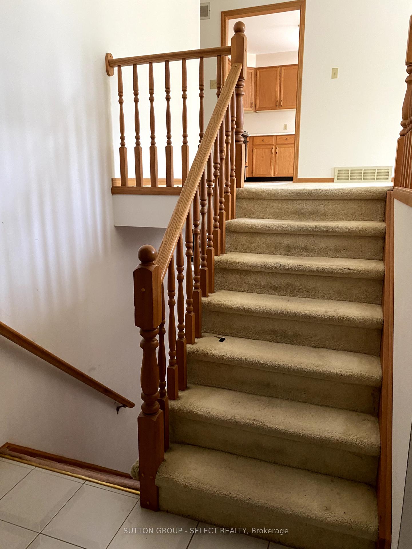 Photo 3 of 8579 Glendon Drive, Strathroy-Caradoc, Mount Brydges — HOMEH