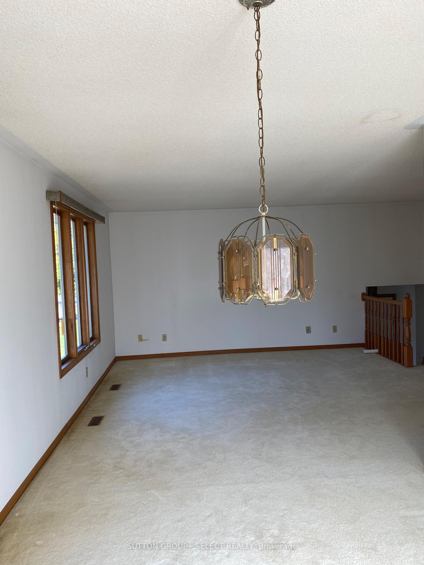 Photo 7 of 8579 Glendon Drive, Strathroy-Caradoc, Mount Brydges — HOMEH