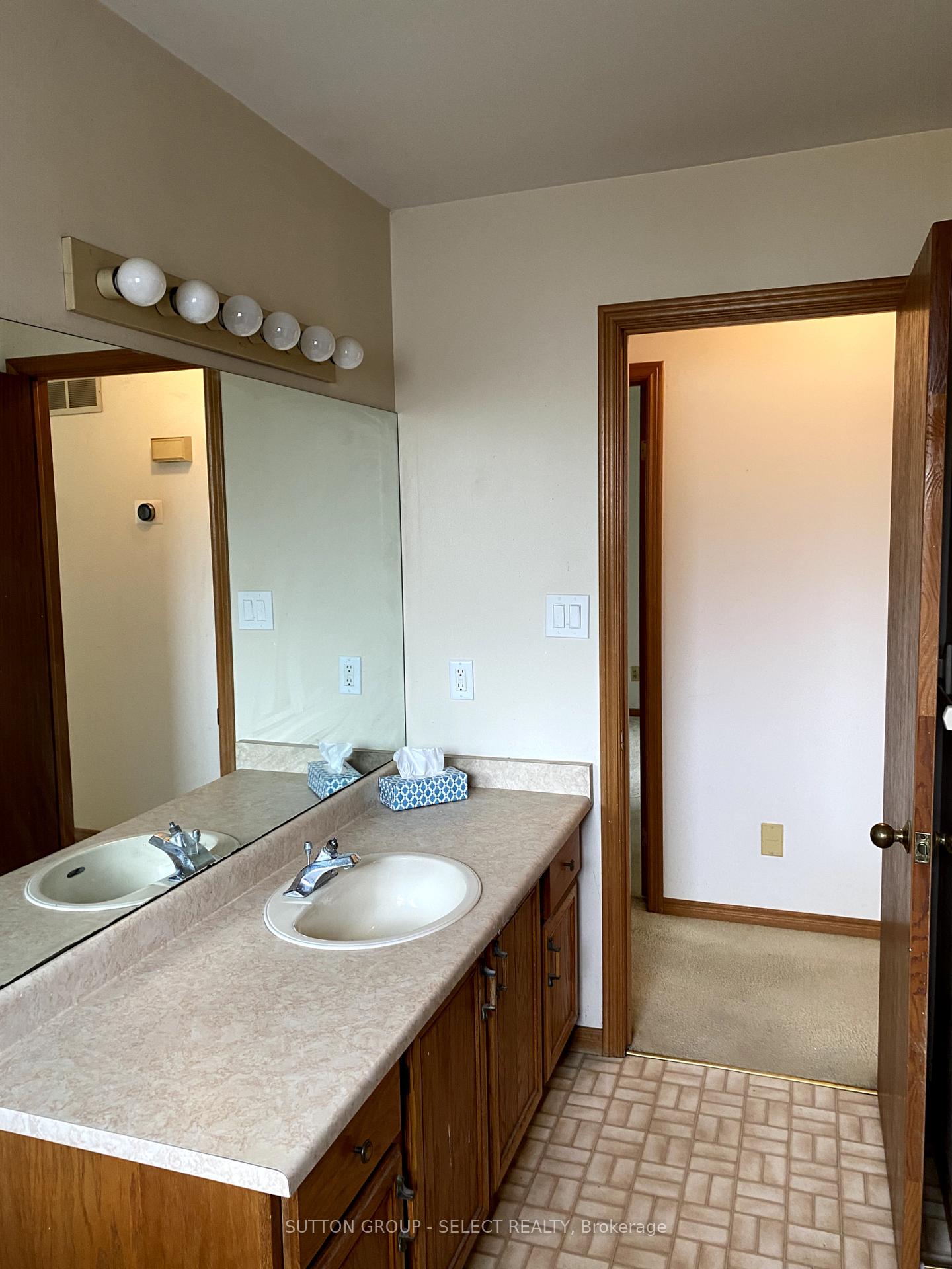 Photo 10 of 8579 Glendon Drive, Strathroy-Caradoc, Mount Brydges — HOMEH