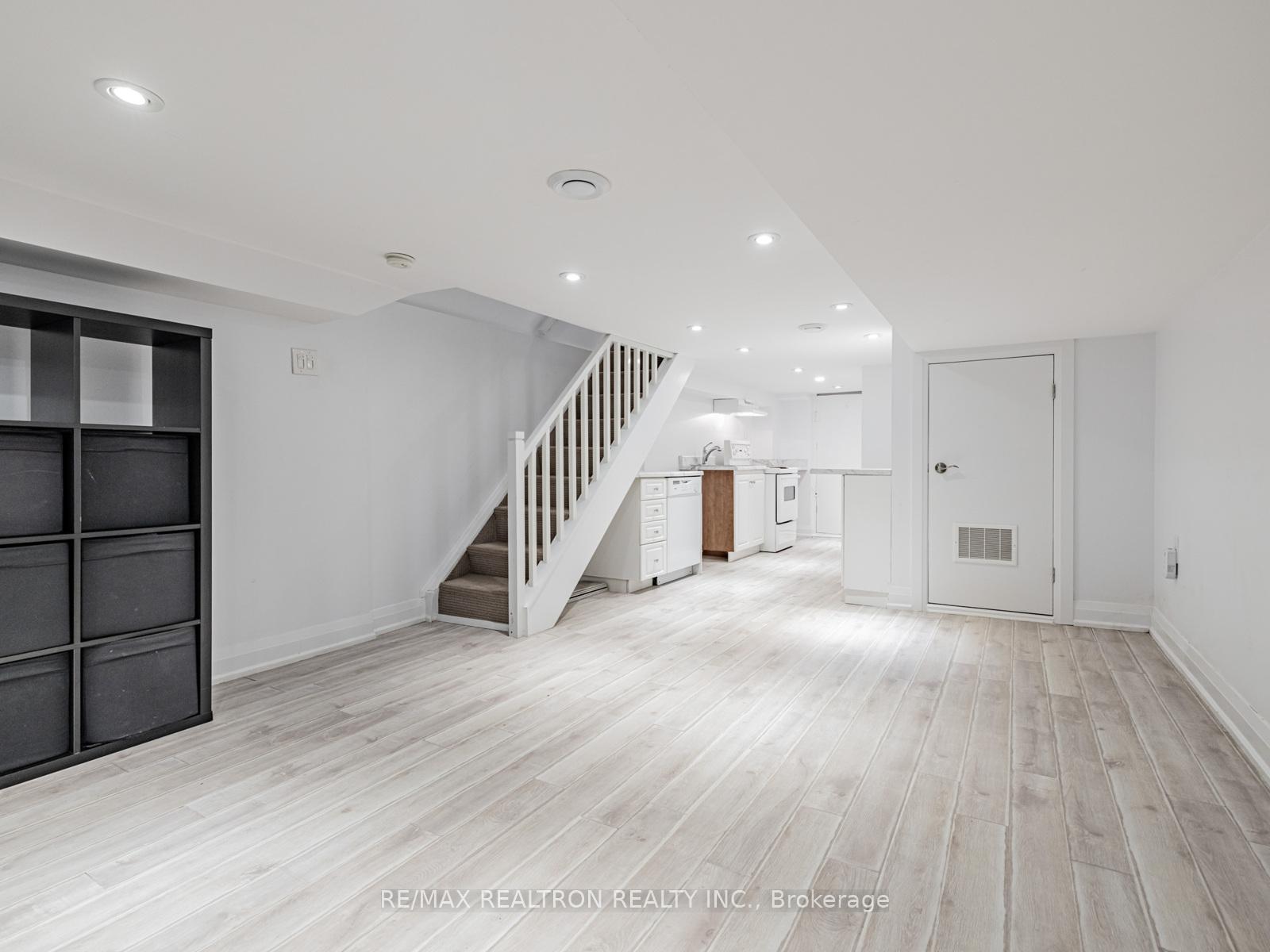 Photo 19 of 640 Winona Drive, Toronto, Oakwood Village — HOMEH