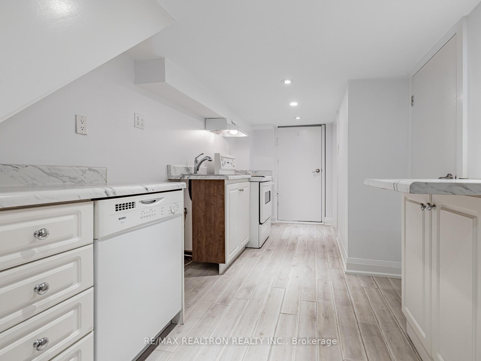 Photo 22 of 640 Winona Drive, Toronto, Oakwood Village — HOMEH