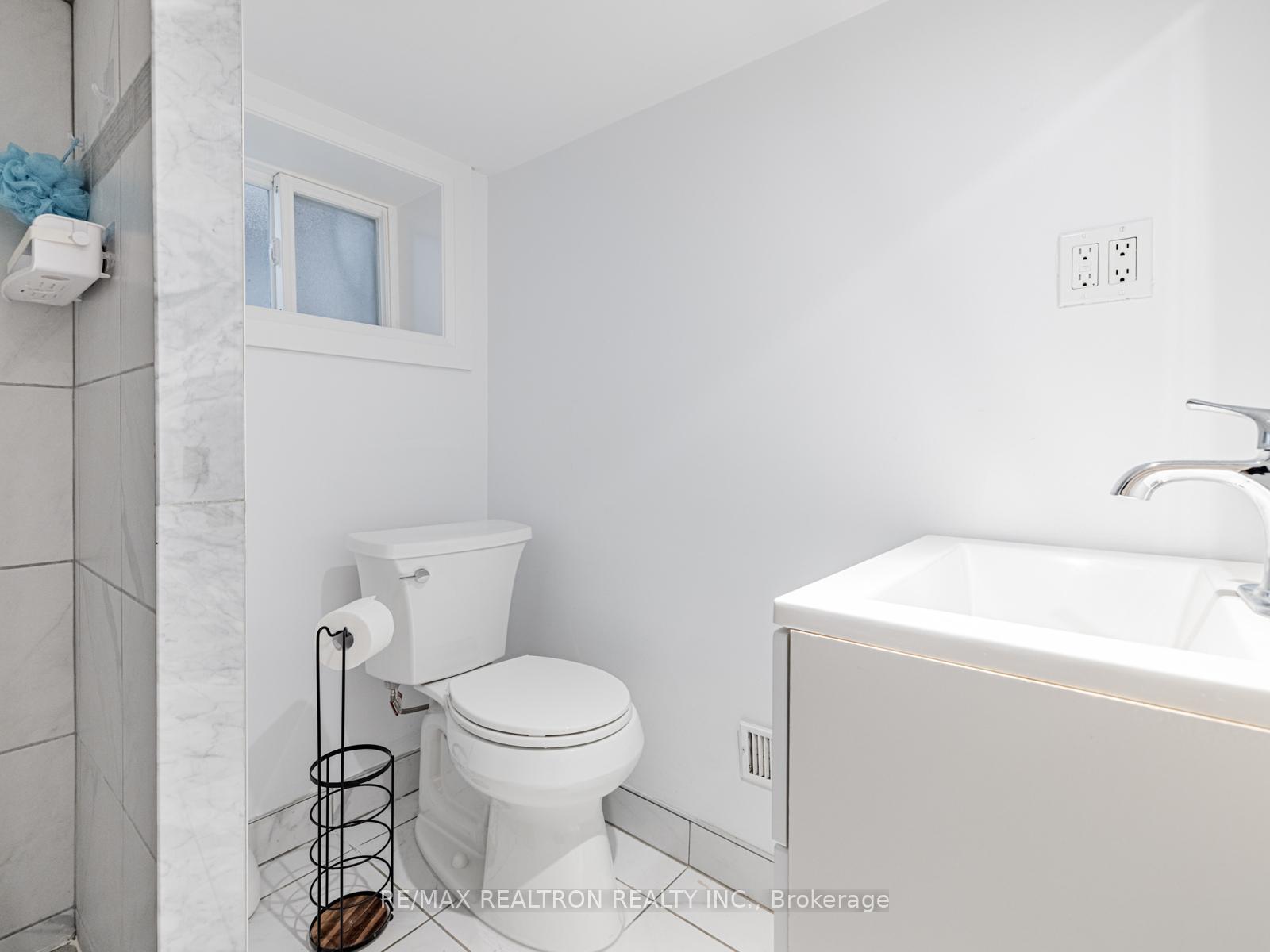Photo 23 of 640 Winona Drive, Toronto, Oakwood Village — HOMEH