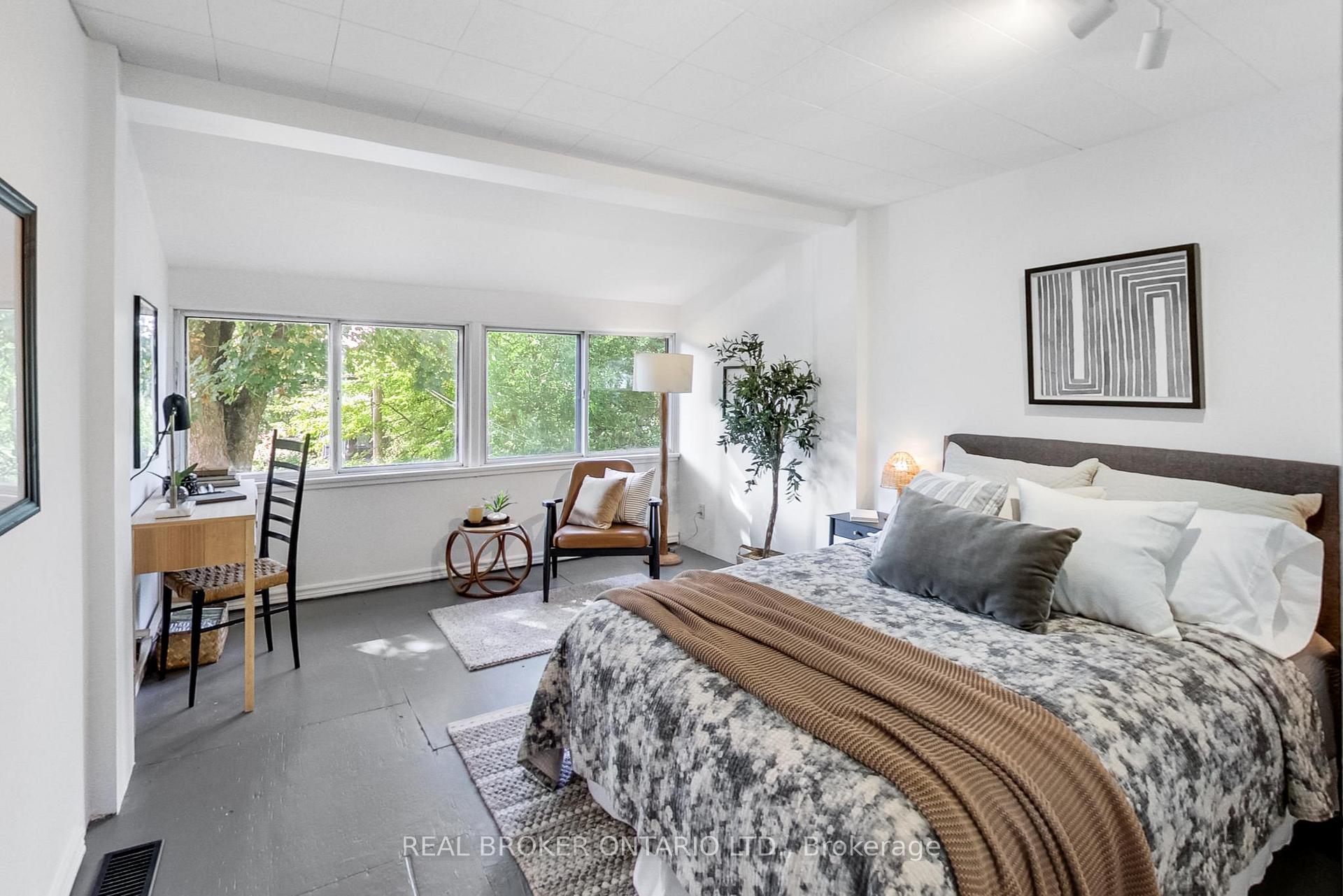 Photo 2 of 5 Queen Victoria Street, Toronto, Blake-Jones — HOMEH