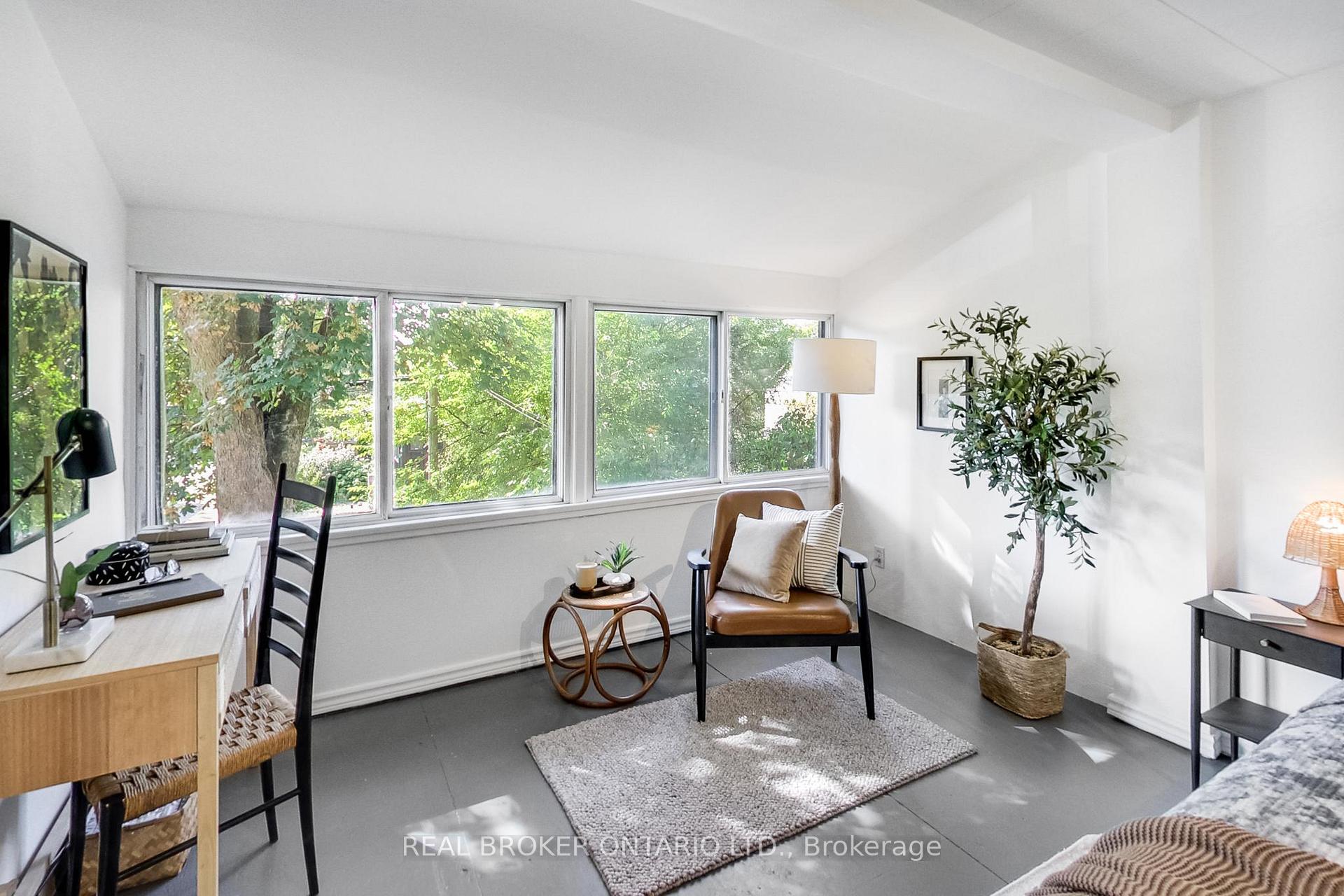 Photo 3 of 5 Queen Victoria Street, Toronto, Blake-Jones — HOMEH