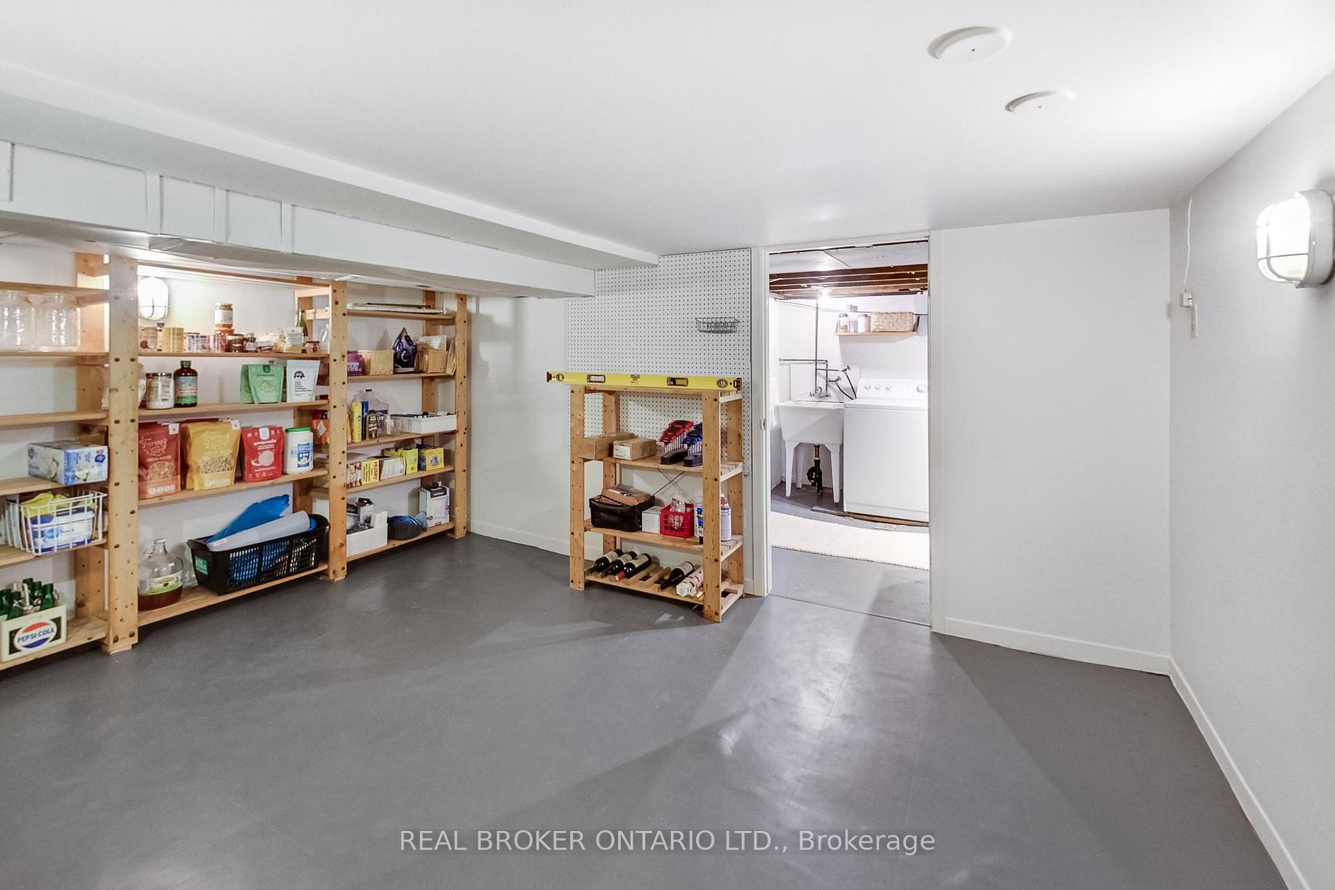 Photo 14 of 5 Queen Victoria Street, Toronto, Blake-Jones — HOMEH