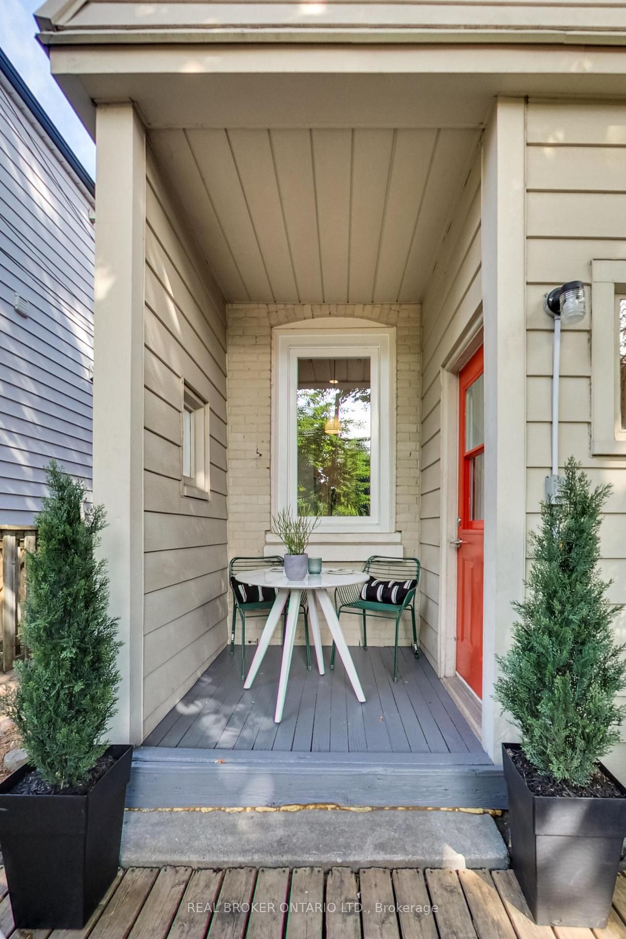 Photo 16 of 5 Queen Victoria Street, Toronto, Blake-Jones — HOMEH