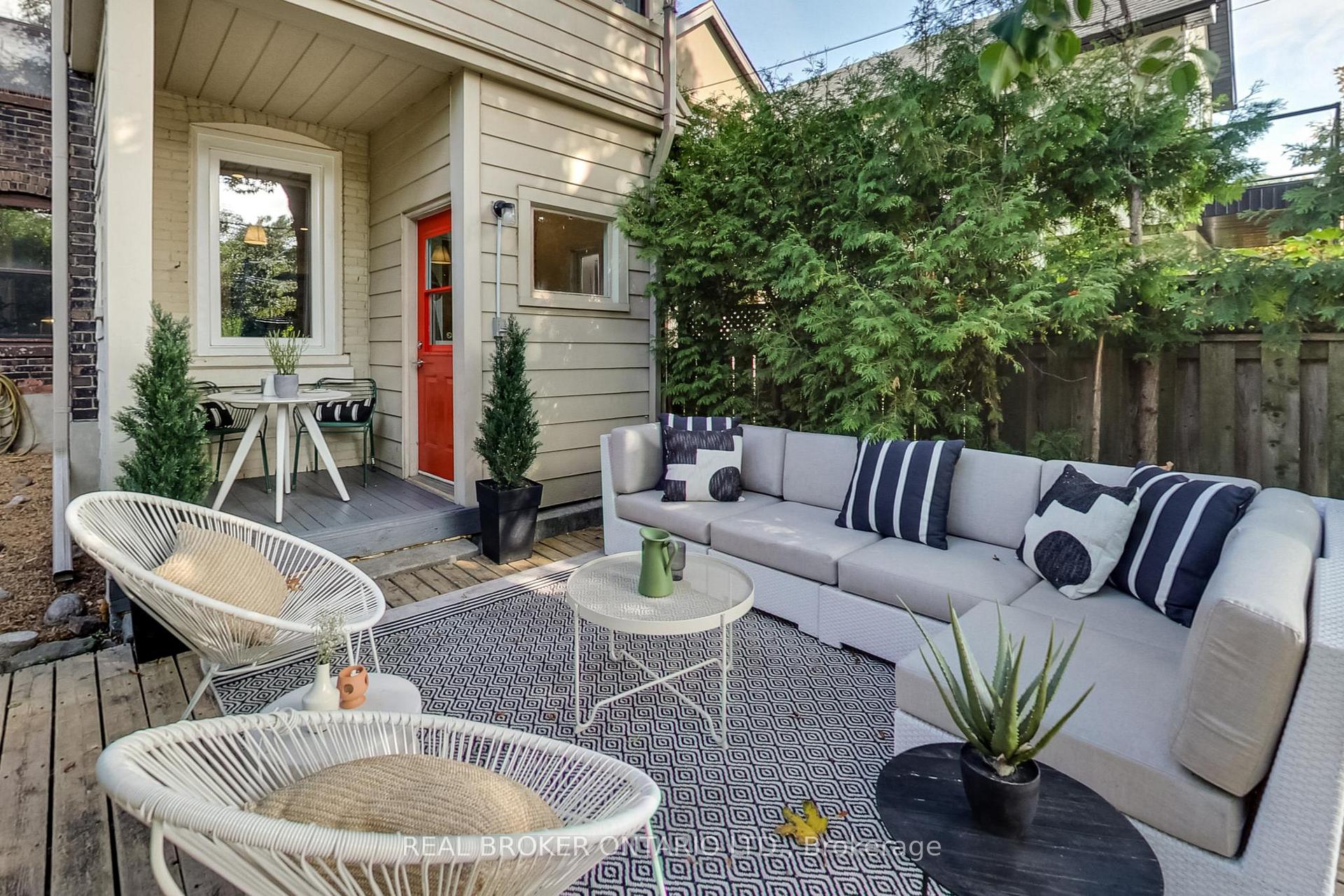 Photo 19 of 5 Queen Victoria Street, Toronto, Blake-Jones — HOMEH