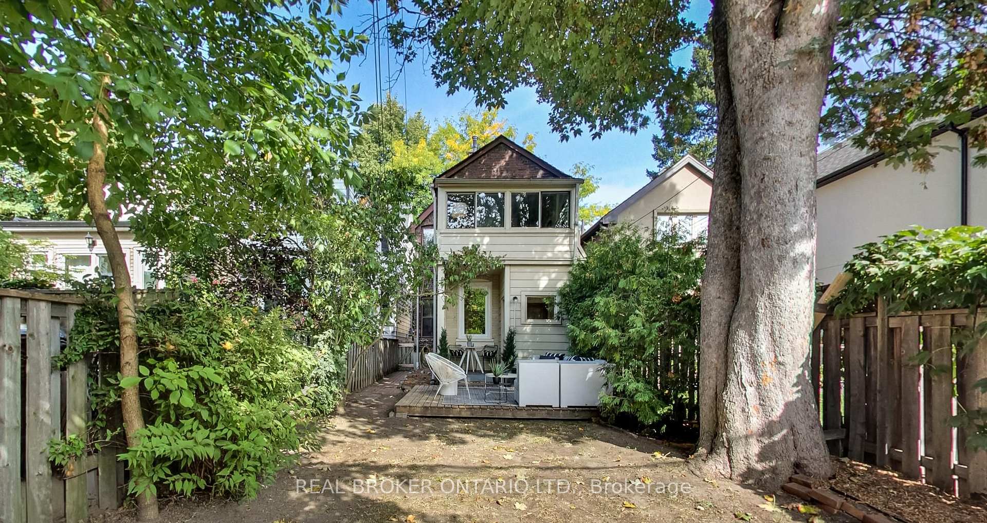 Photo 21 of 5 Queen Victoria Street, Toronto, Blake-Jones — HOMEH