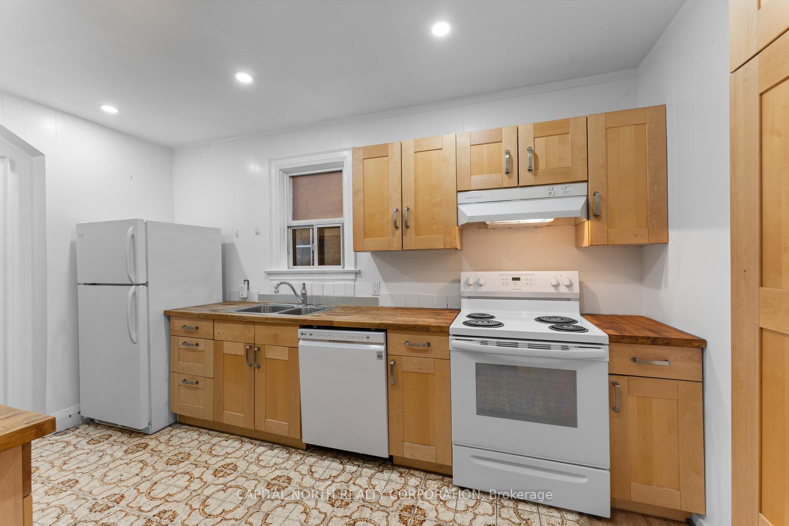 Photo 8 of Unit 1, 47 Robina Avenue, Toronto, Oakwood Village — HOMEH