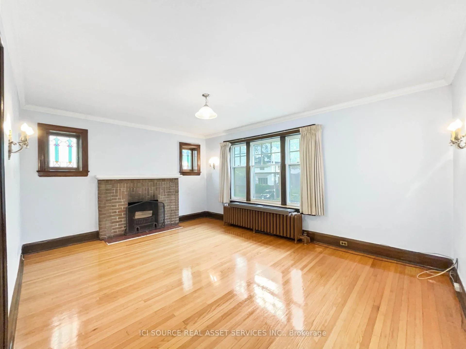 Photo 3 of Unit 3, 12 Kendal Avenue, Toronto, The Annex — HOMEH