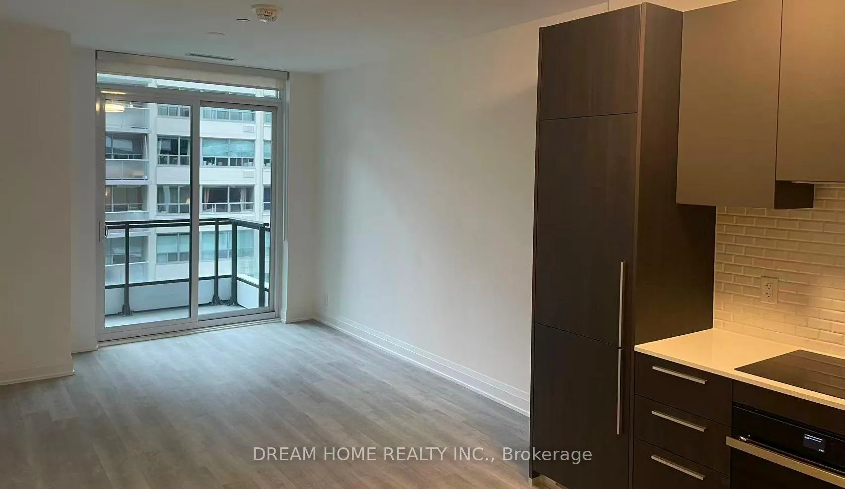 Photo 2 of Unit 408, 65 Broadway Avenue, Toronto, Mount Pleasant West — HOMEH