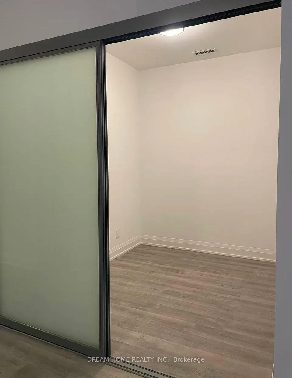 Photo 5 of Unit 408, 65 Broadway Avenue, Toronto, Mount Pleasant West — HOMEH