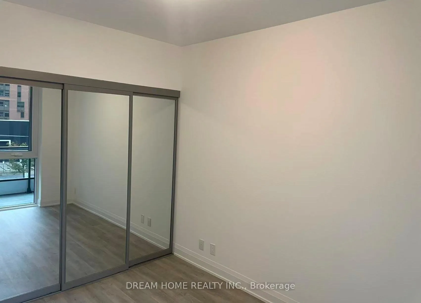 Photo 7 of Unit 408, 65 Broadway Avenue, Toronto, Mount Pleasant West — HOMEH