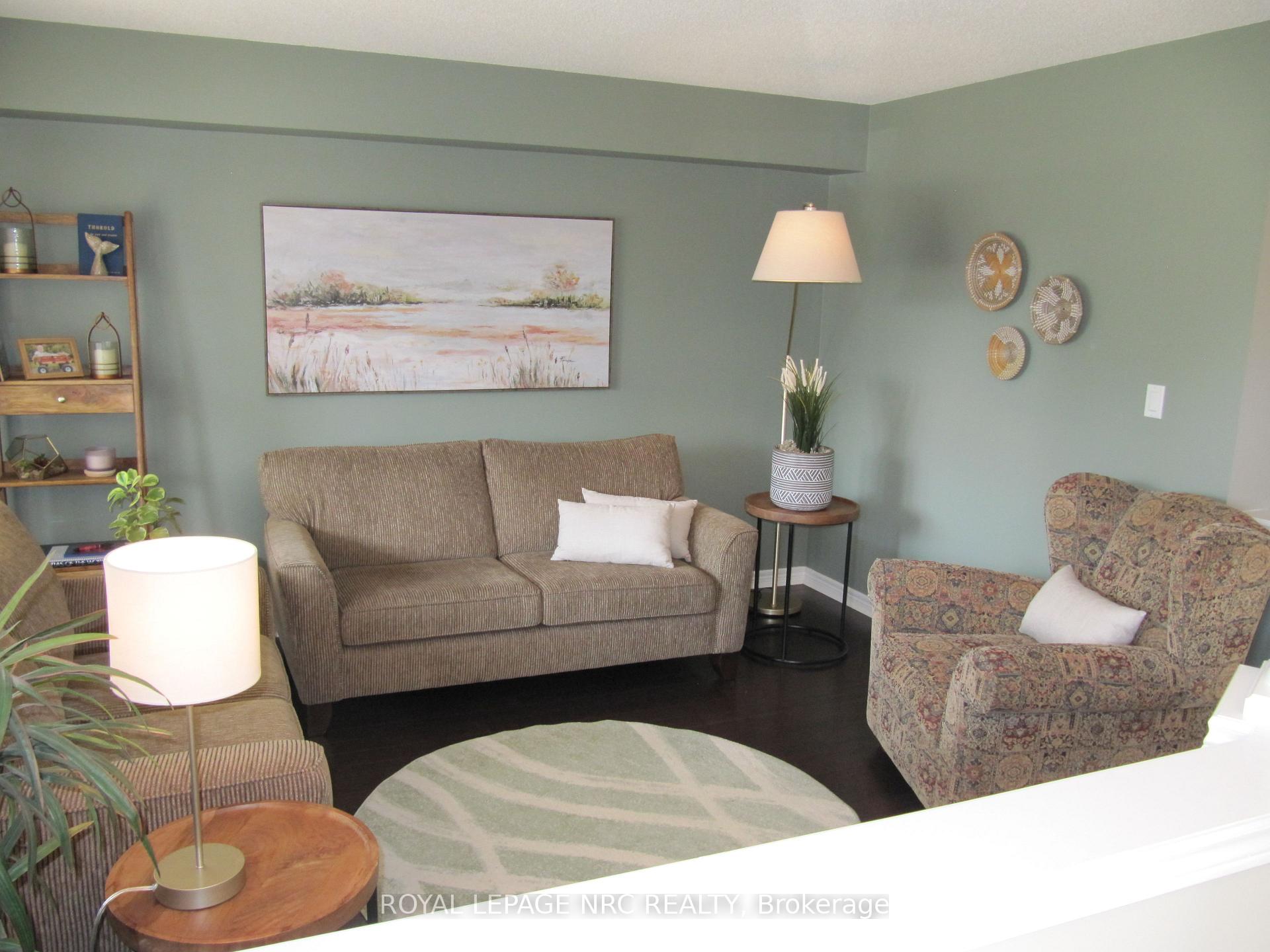 Photo 6 of 36 Honey Locust Circle, Thorold, Confederation Heights — HOMEH