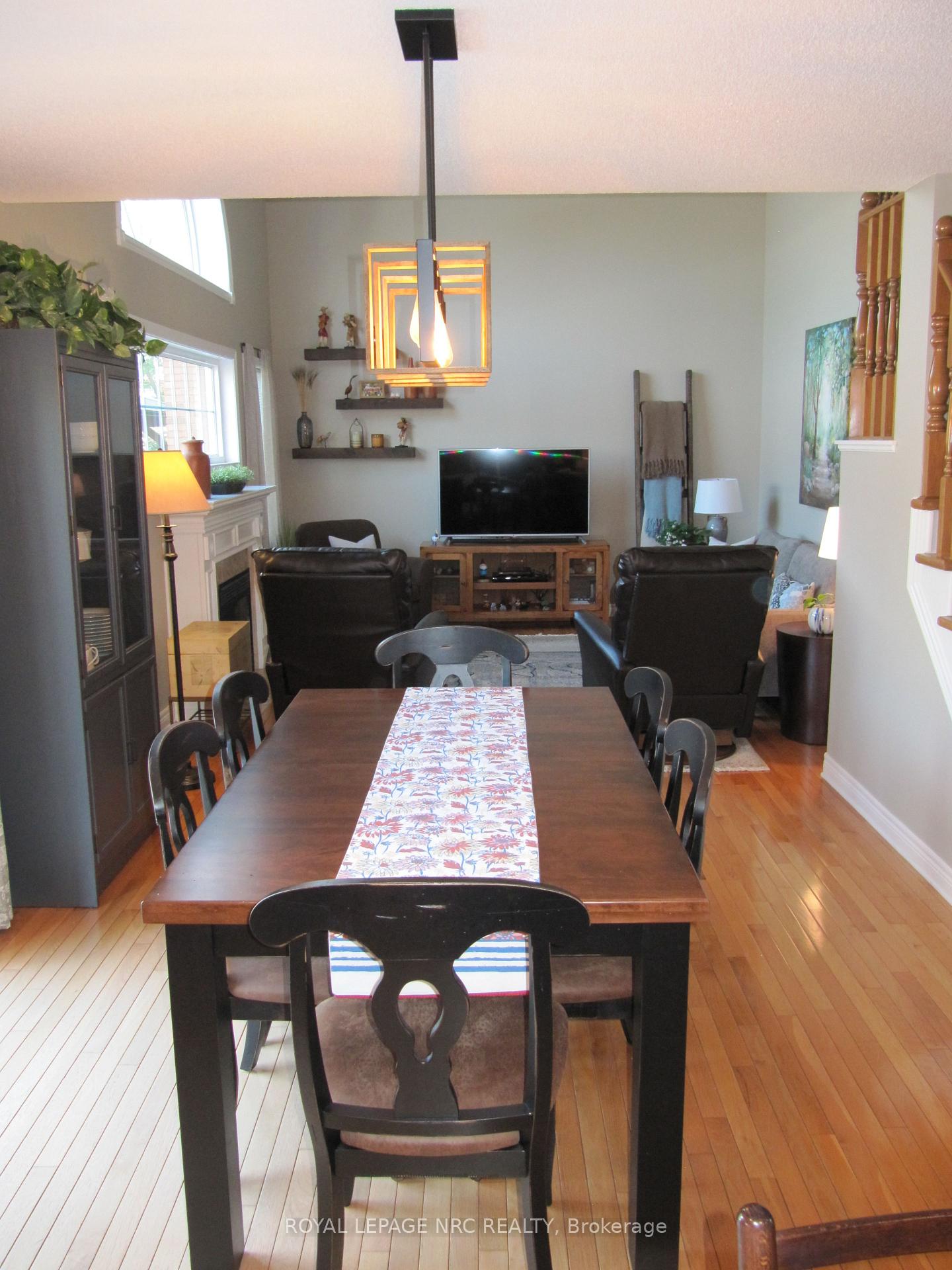 Photo 19 of 36 Honey Locust Circle, Thorold, Confederation Heights — HOMEH