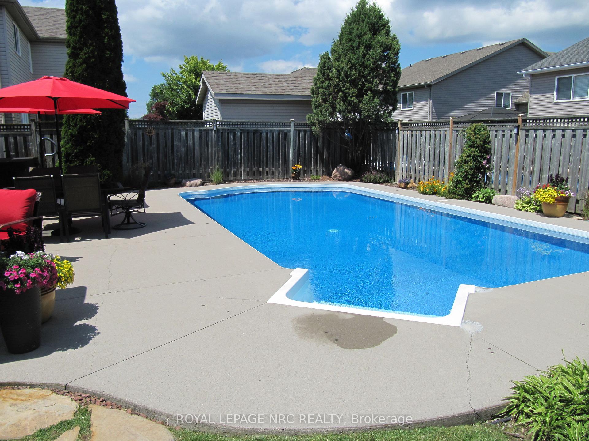 Photo 34 of 36 Honey Locust Circle, Thorold, Confederation Heights — HOMEH