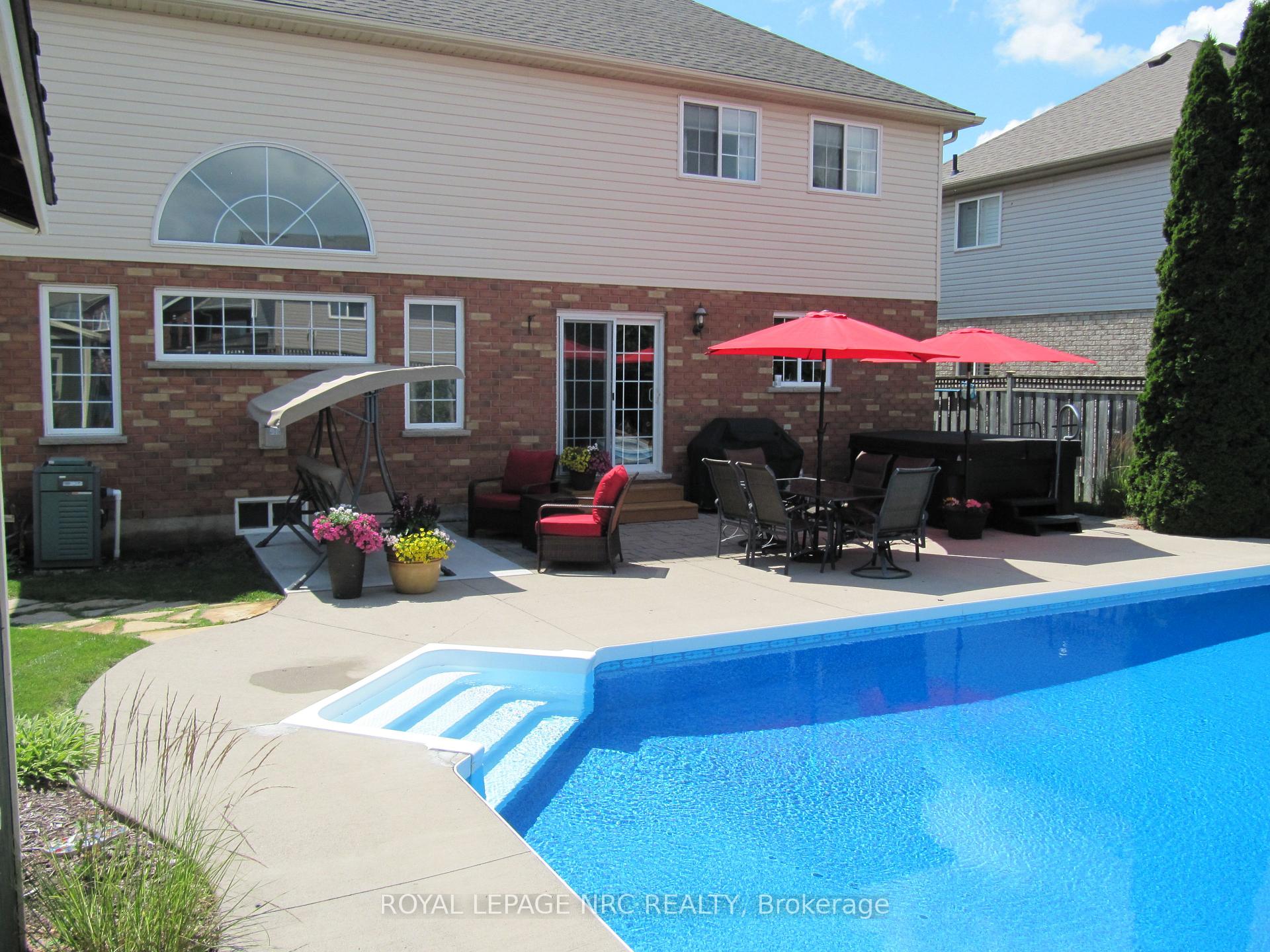 Photo 35 of 36 Honey Locust Circle, Thorold, Confederation Heights — HOMEH