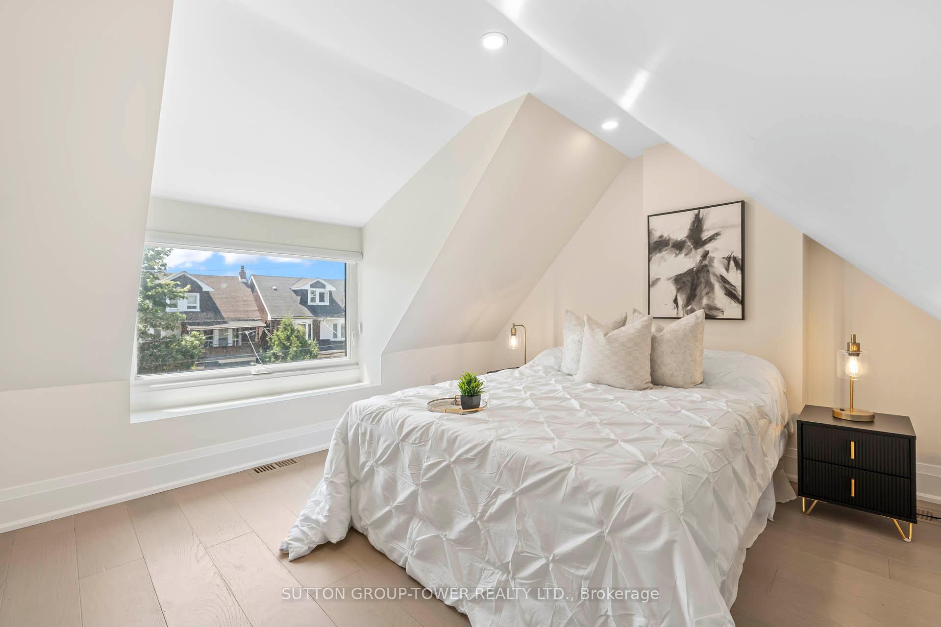 Photo 47 of 20 Strathmore Boulevard, Toronto, Danforth — HOMEH